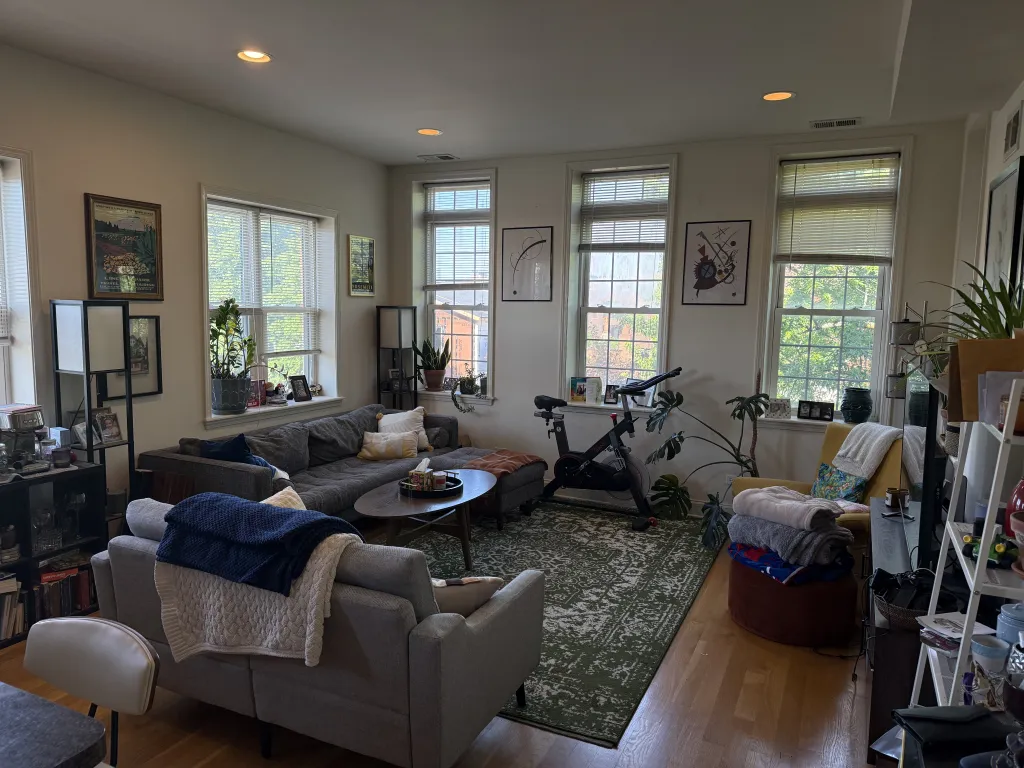 3123 N Oakley Ave 60618 60618-unit#3S-Chicago-IL