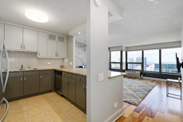 30 E Huron St   60611 60611-unit#3105-Chicago-IL