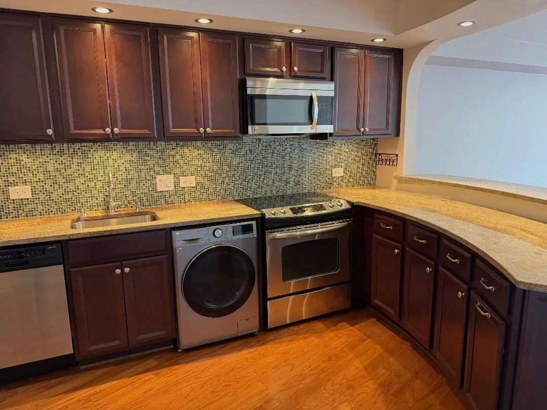 300 N State St   60654 60654-Marina Tower East -unit#3230-Chicago-IL