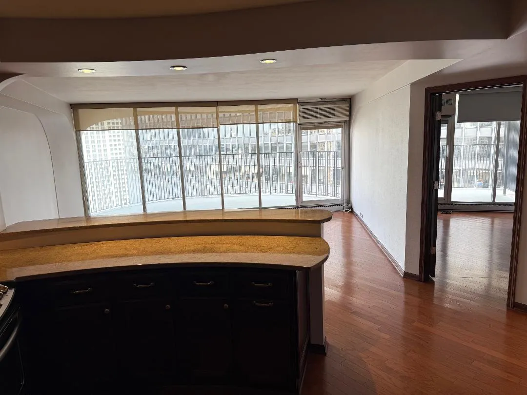 300 N State St   60654 60654-Marina Tower East -unit#3230-Chicago-IL