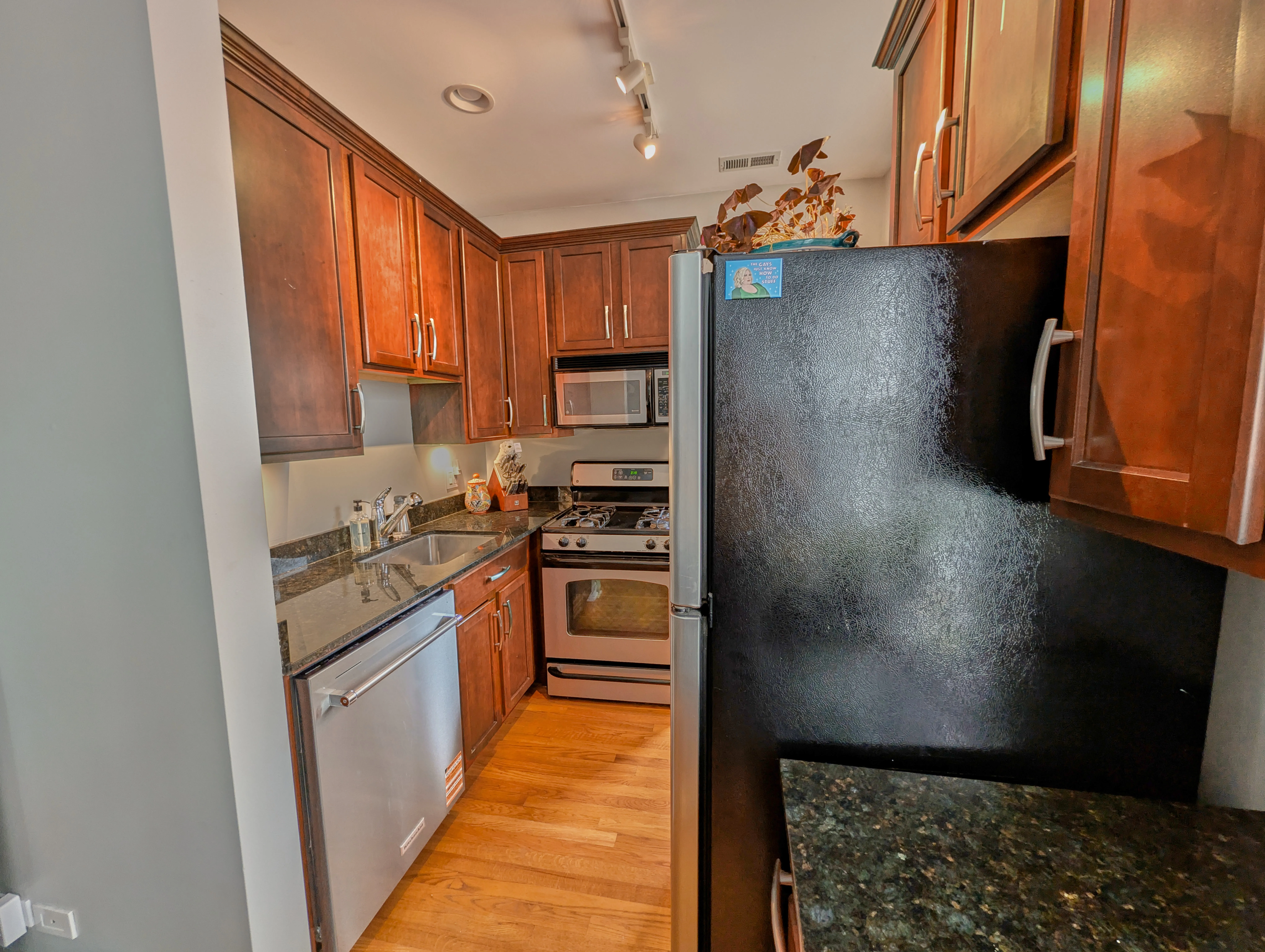 534 1/2 W Belmont Ave   60657 60657-unit#3S-Chicago-IL