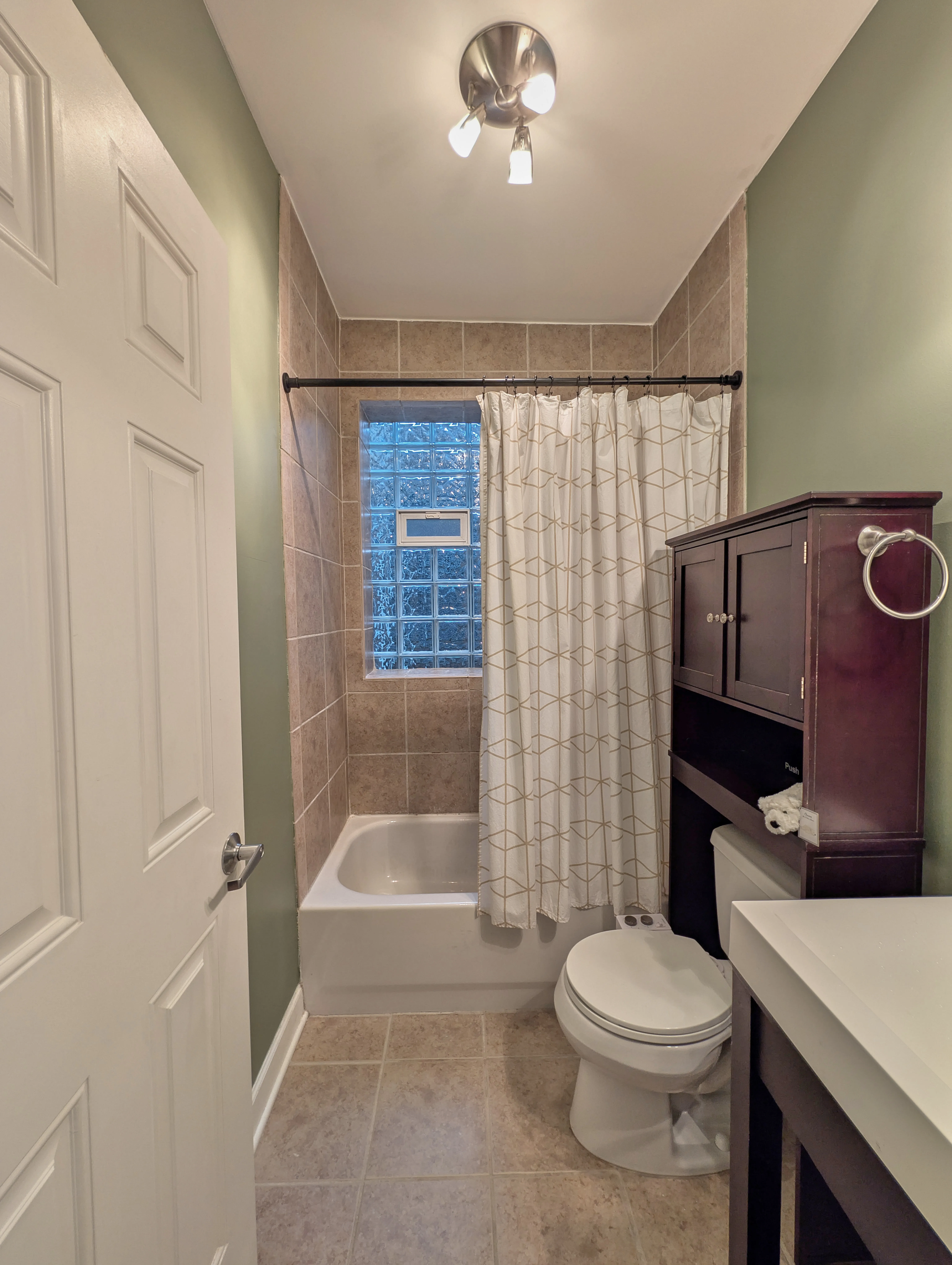 534 1/2 W Belmont Ave   60657 60657-unit#3S-Chicago-IL