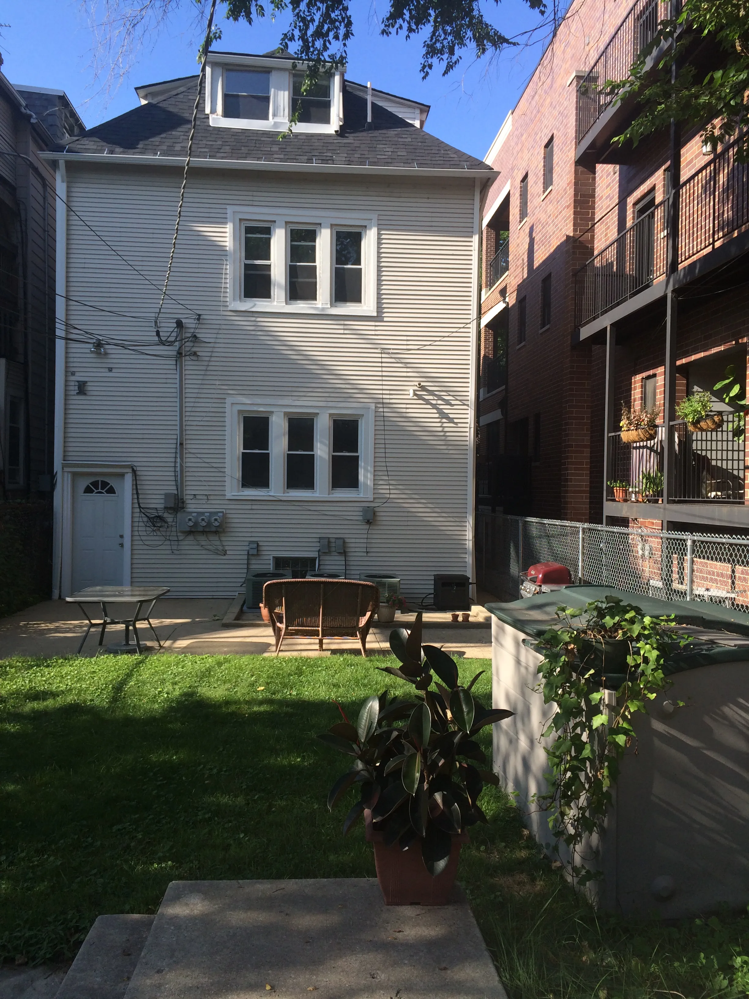 W Addison St 60613-Chicago-IL