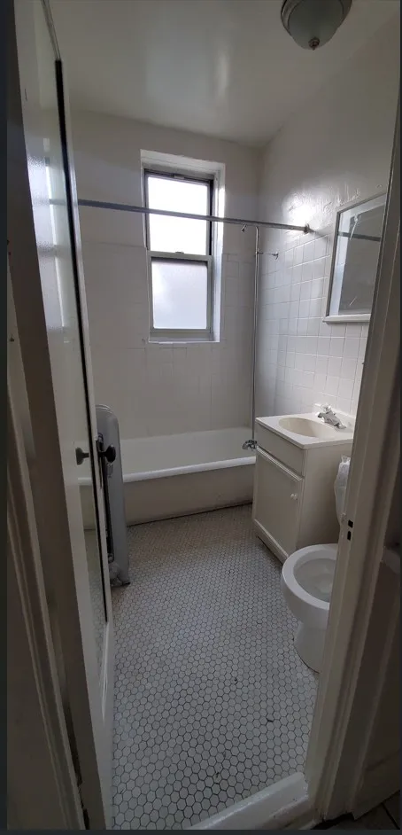 640 W Briar Pl   60657 60657-unit#302-Chicago-IL