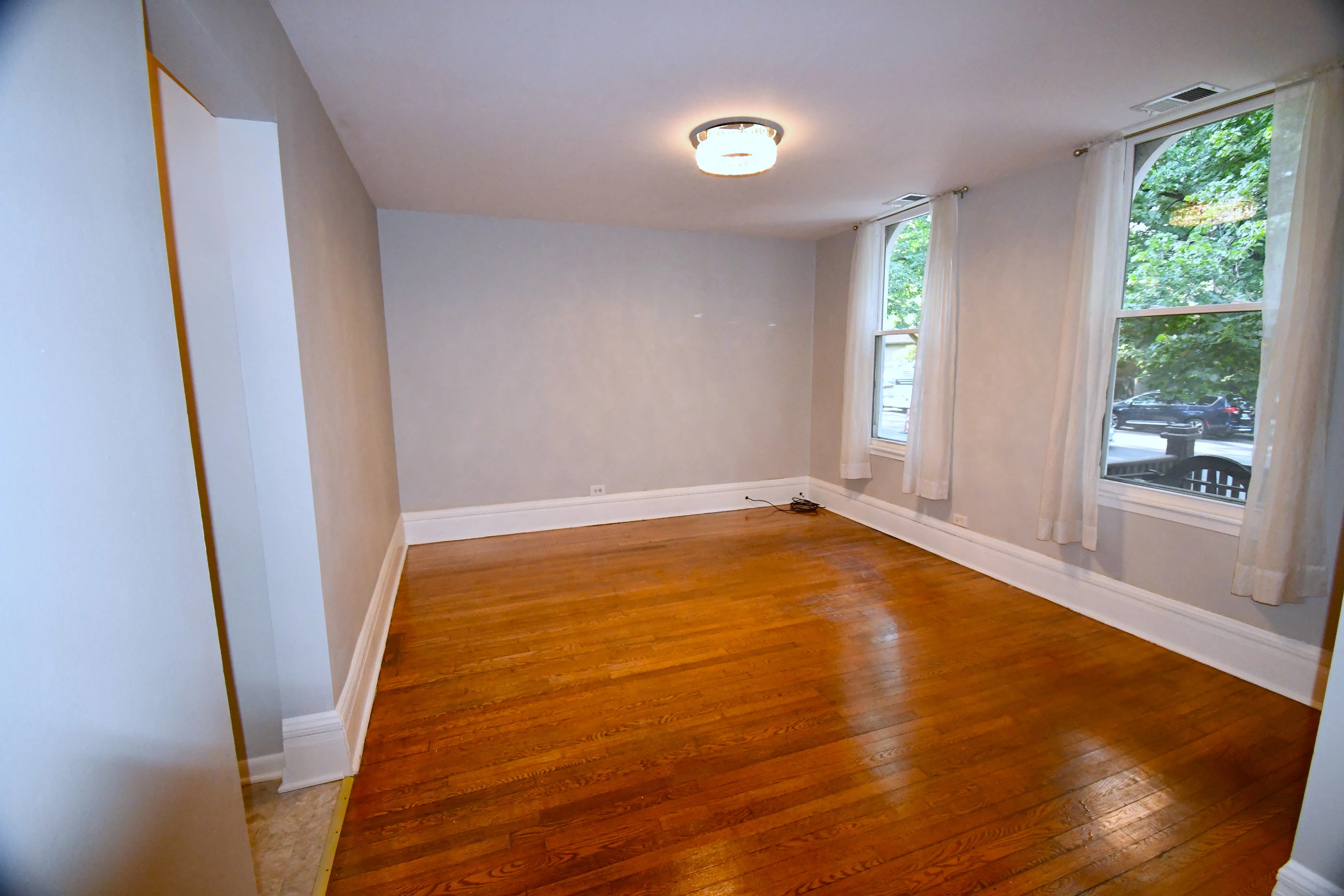 1835 W Addison St 60613 60613-Chicago-IL