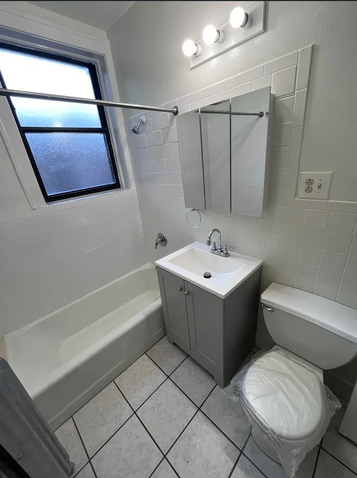 6548 N Ashland Ave   60626 60626-unit#1E-Chicago-IL