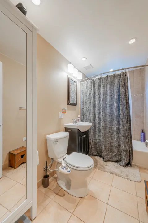 5055 W Argyle St   60630 60630-unit#3-Chicago-IL