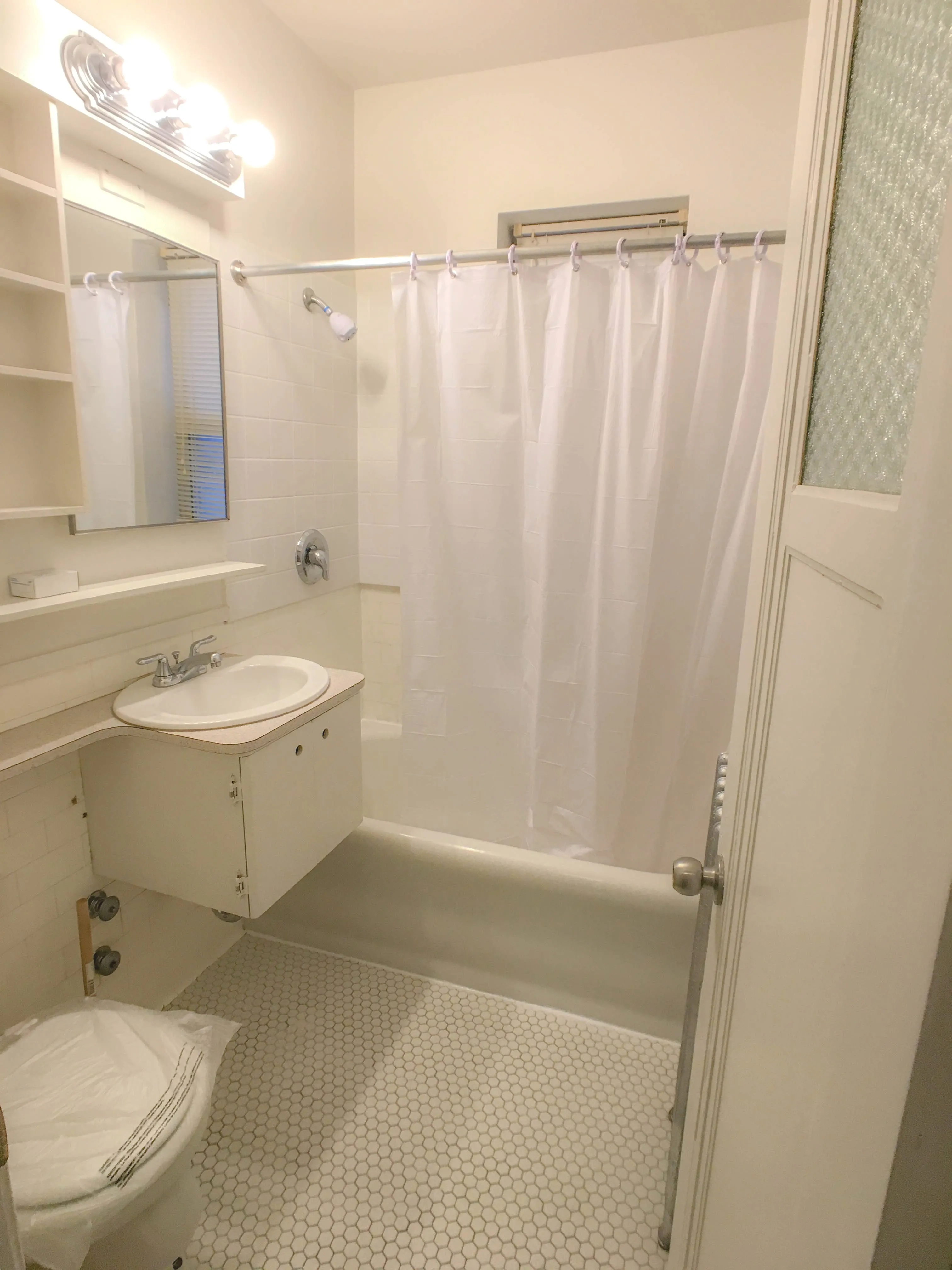 5734 N WINTHROP AVE 60660-Winthrop Terrace-unit#303-Chicago-IL