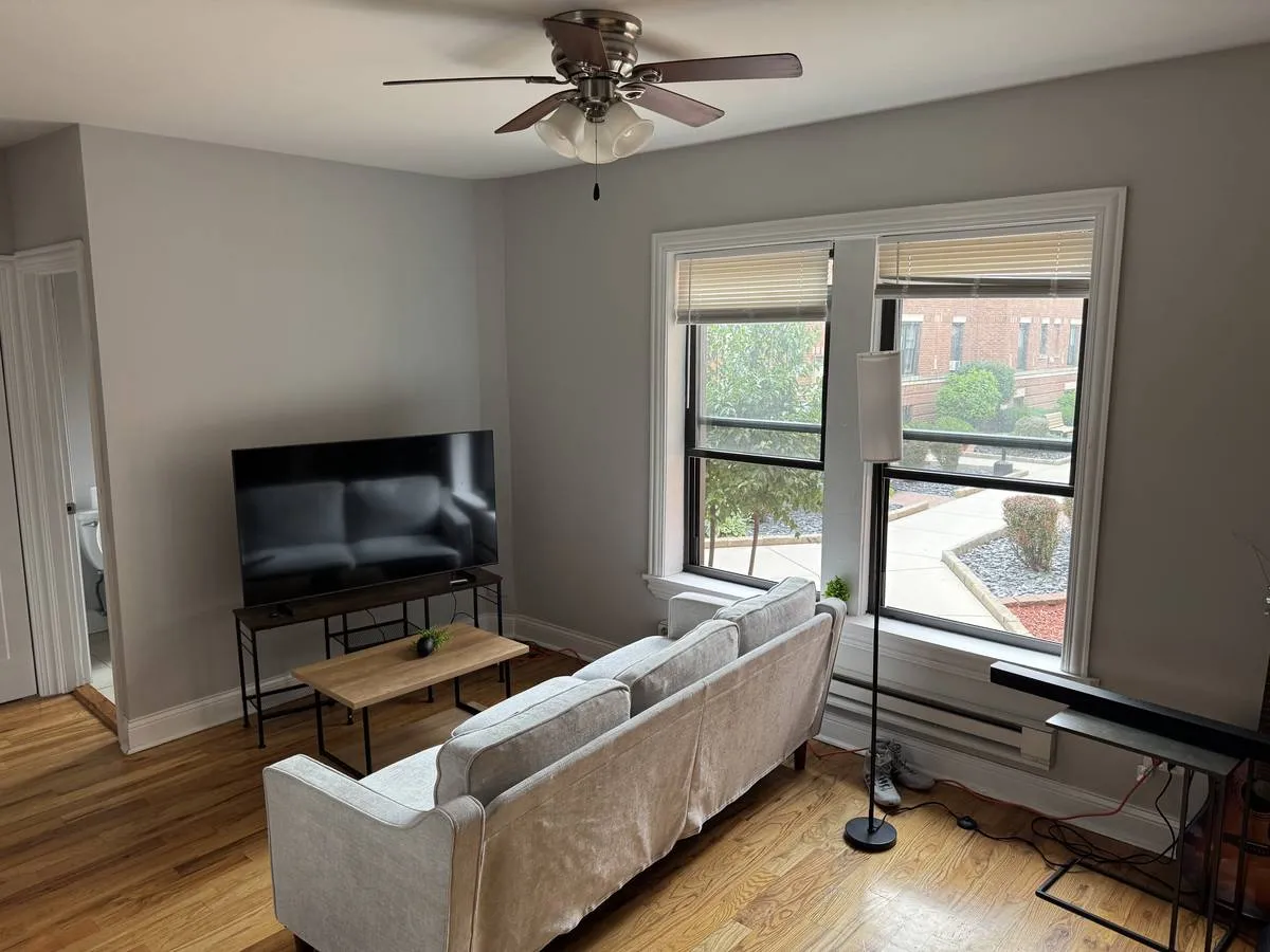 951 W Cornelia Ave 60657 60657-unit#1D-Chicago-IL