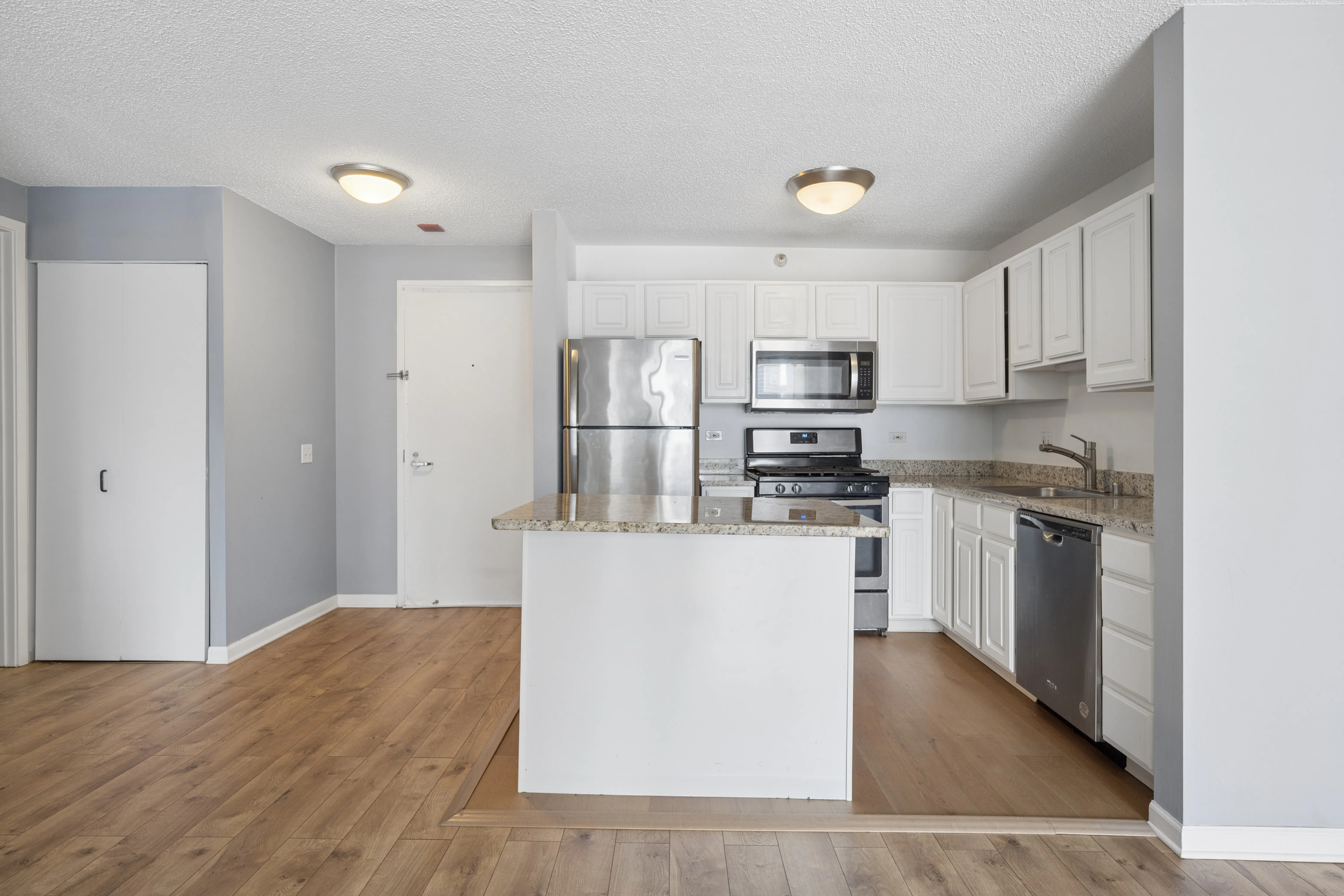 545 N Dearborn Pkwy   60654 60654-Grand Plaza-unit#3008-Chicago-IL