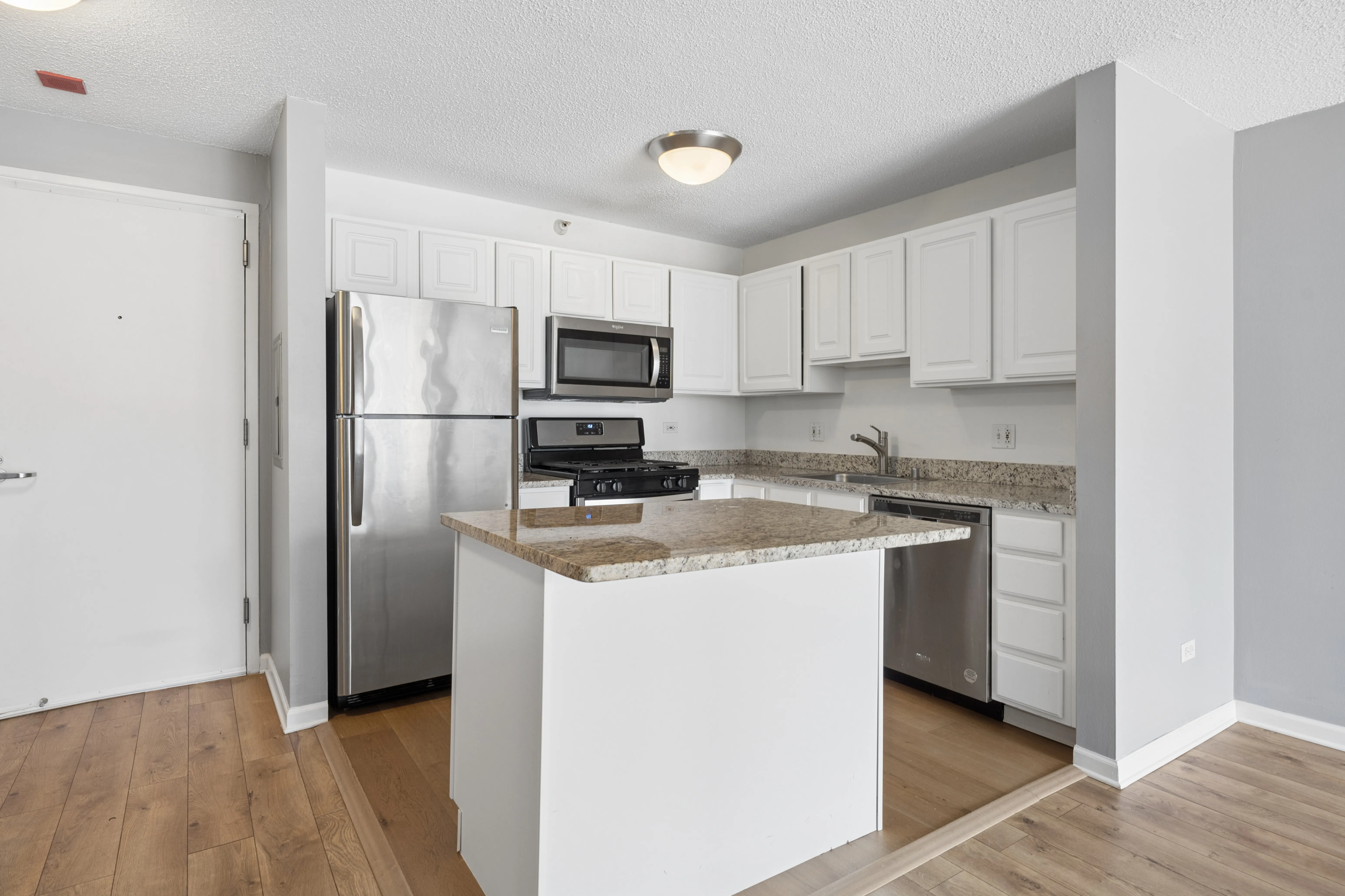 545 N Dearborn Pkwy   60654 60654-Grand Plaza-unit#3008-Chicago-IL