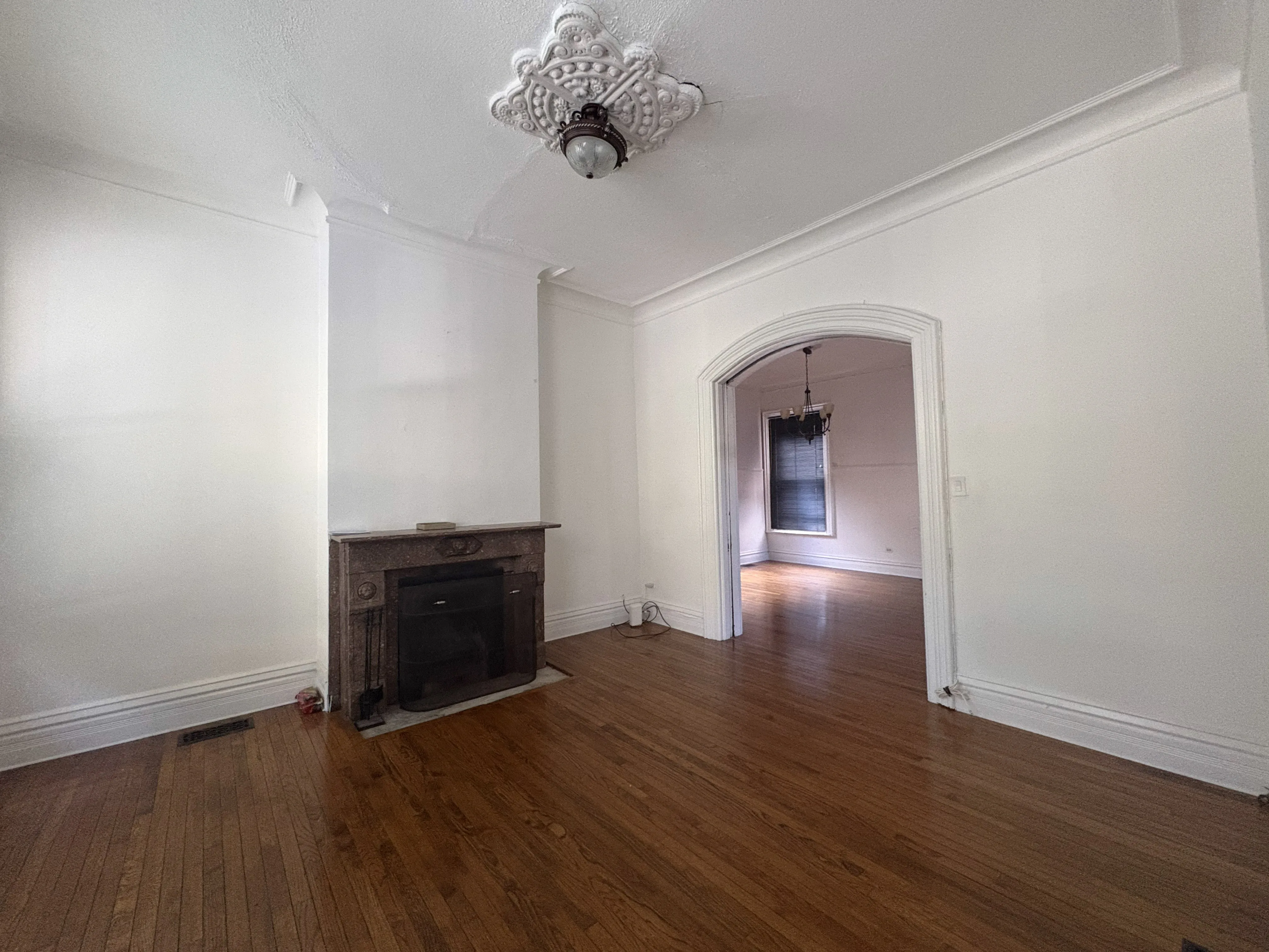 610 W Briar Pl   60657 60657-Two Flat-unit#1-Chicago-IL