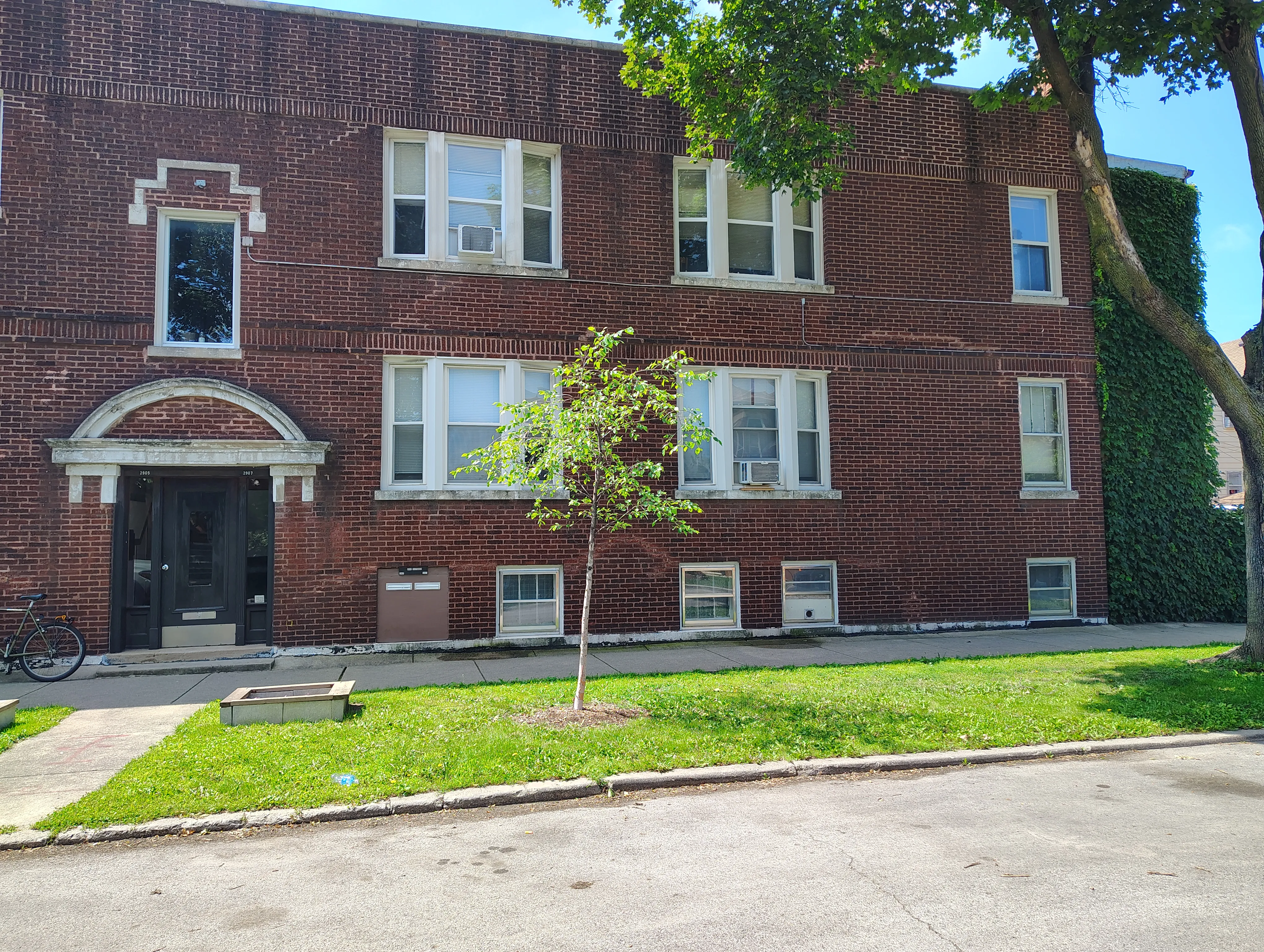 2907 W Fletcher St 60618 60618-unit#1st floor-Chicago-IL