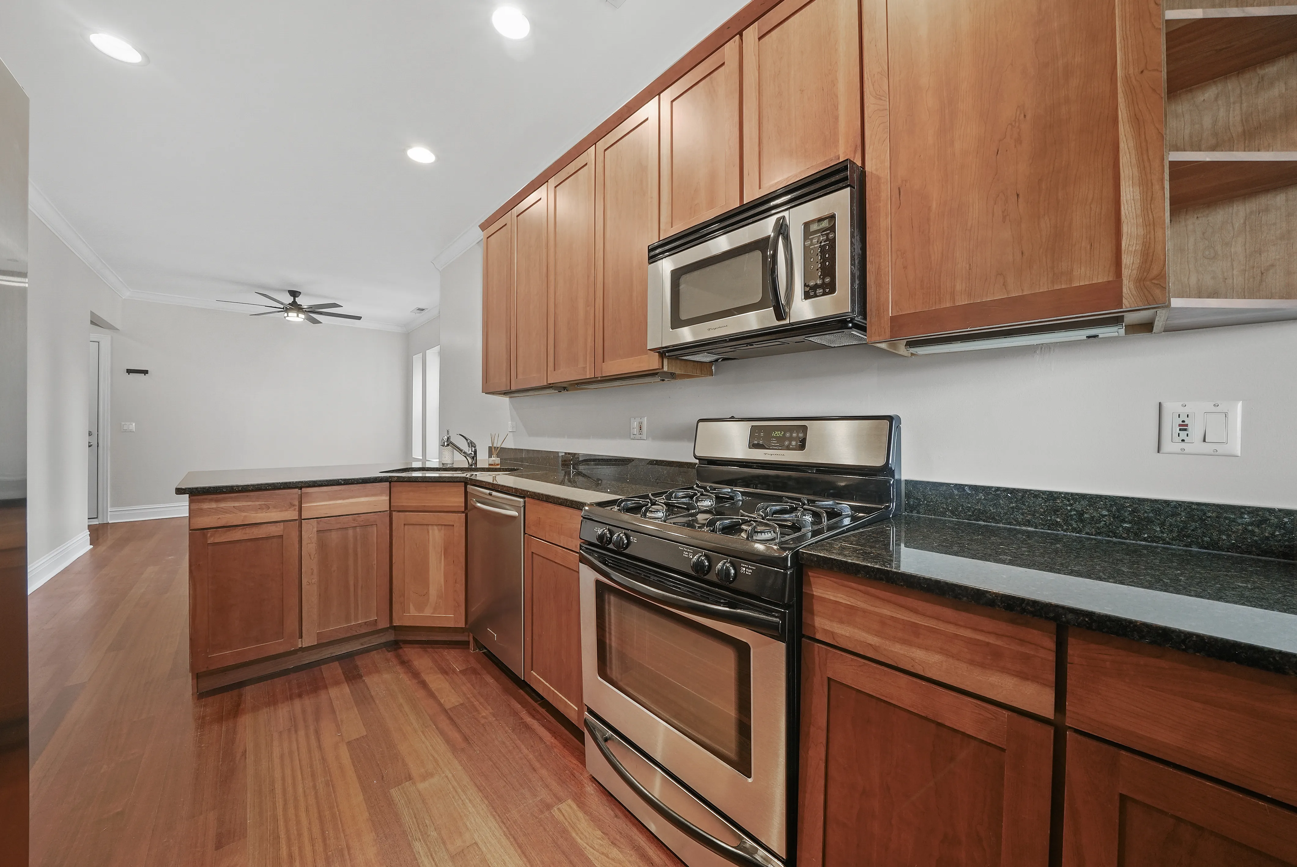5340 N Winthrop Ave   60640 60640-unit#3S-Chicago-IL