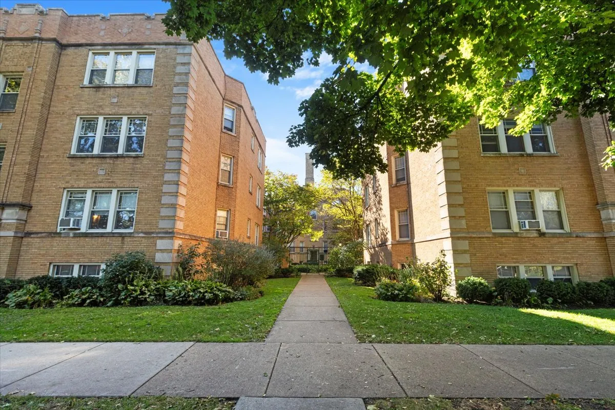 1725 W. Thorndale 60660-Hermitage Andersonville Apartments-unit#2B-Chicago-IL