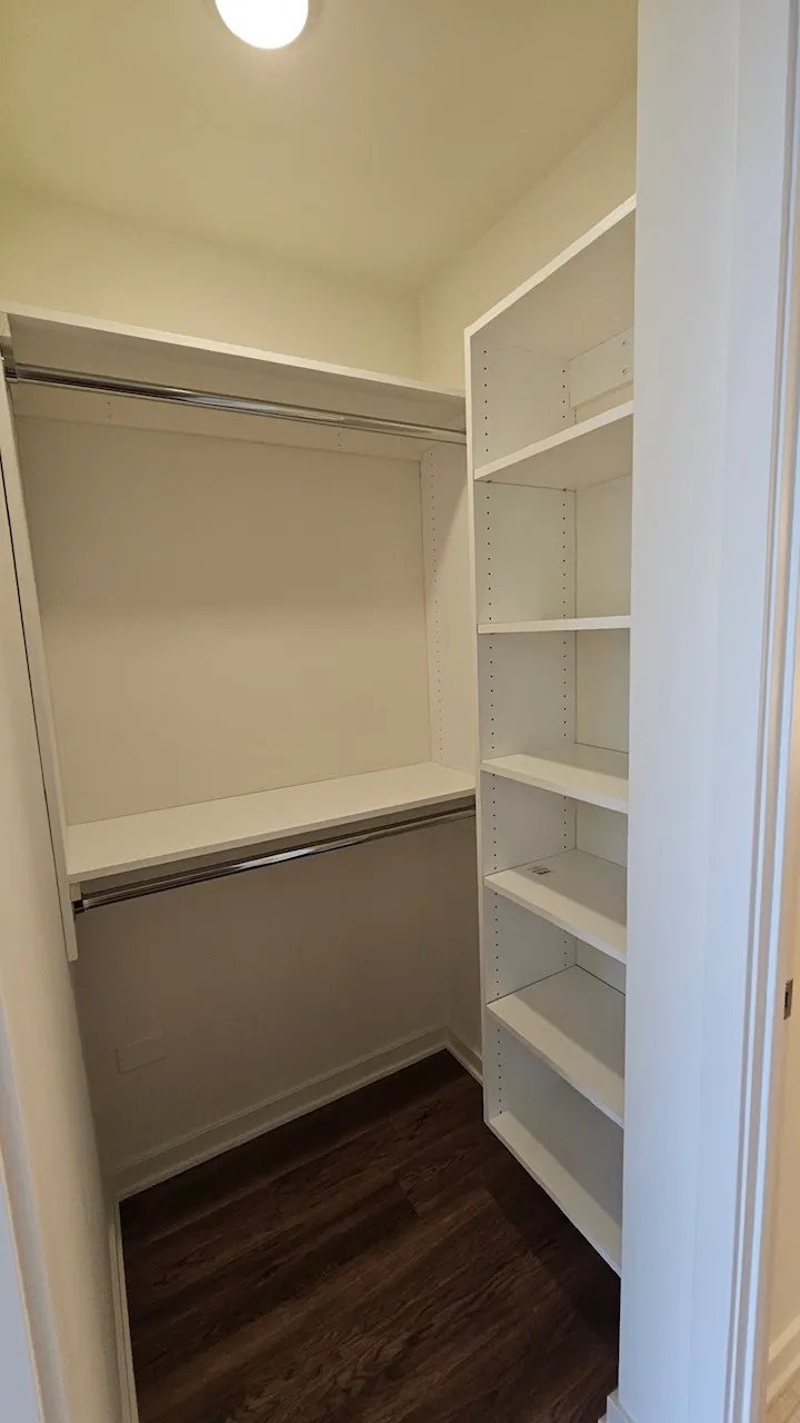 805 N La Salle Dr   60610 60610-unit#404-Chicago-IL