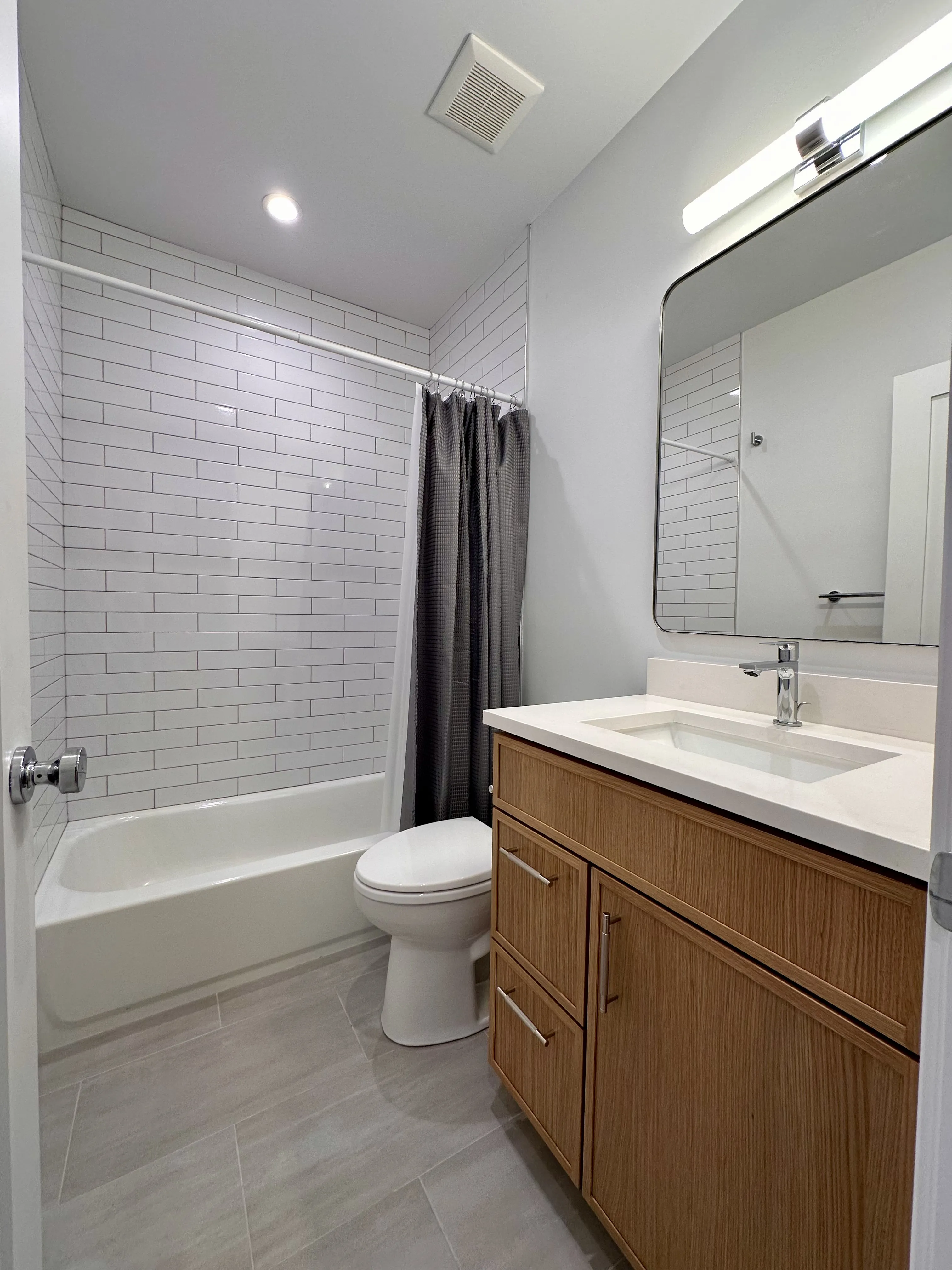 2950 N Sheffield Ave 60657 60657-unit#1F-Chicago-IL