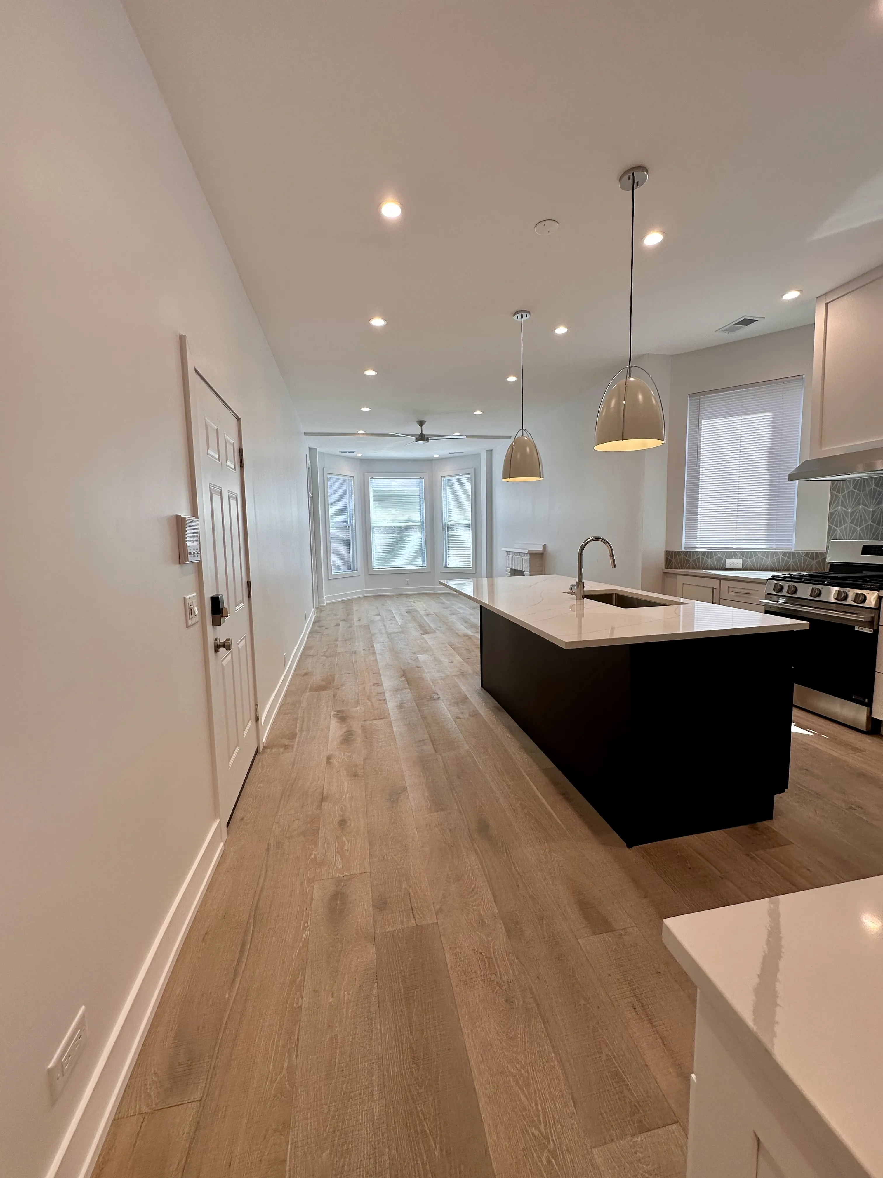 2950 N Sheffield Ave   60657 60657-unit#1F-Chicago-IL