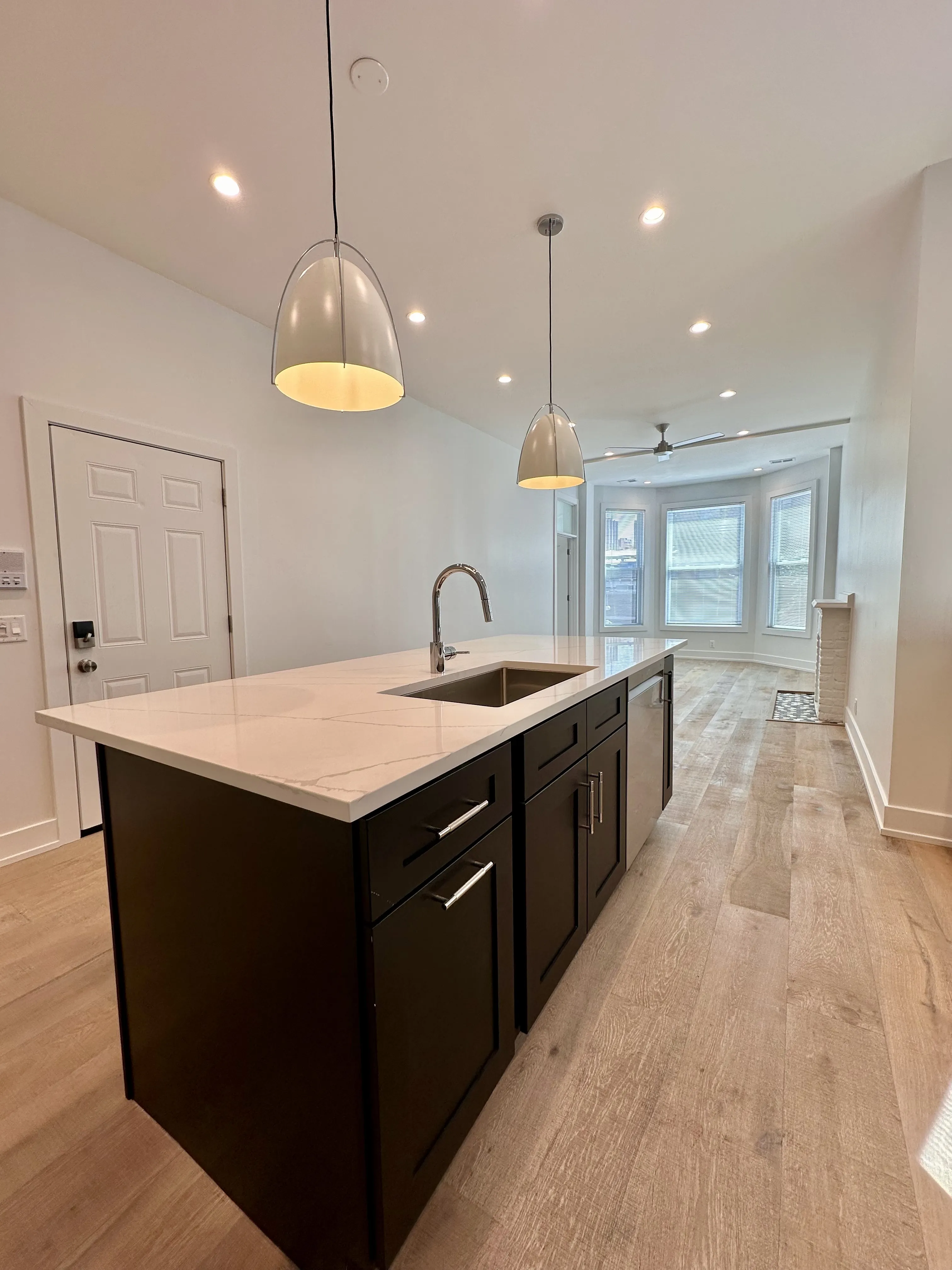 2950 N Sheffield Ave 60657 60657-unit#1F-Chicago-IL