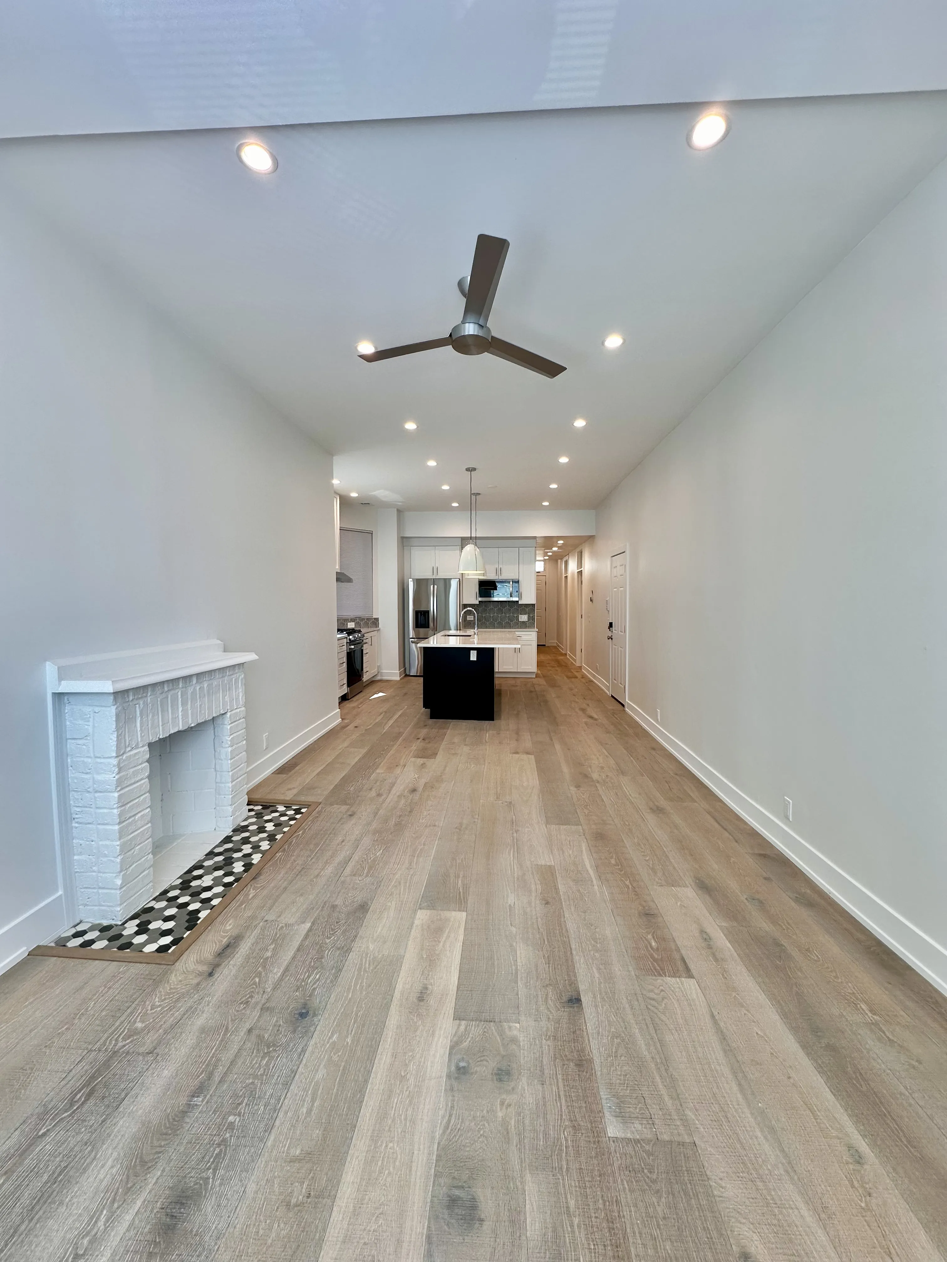 2950 N Sheffield Ave 60657 60657-unit#1F-Chicago-IL