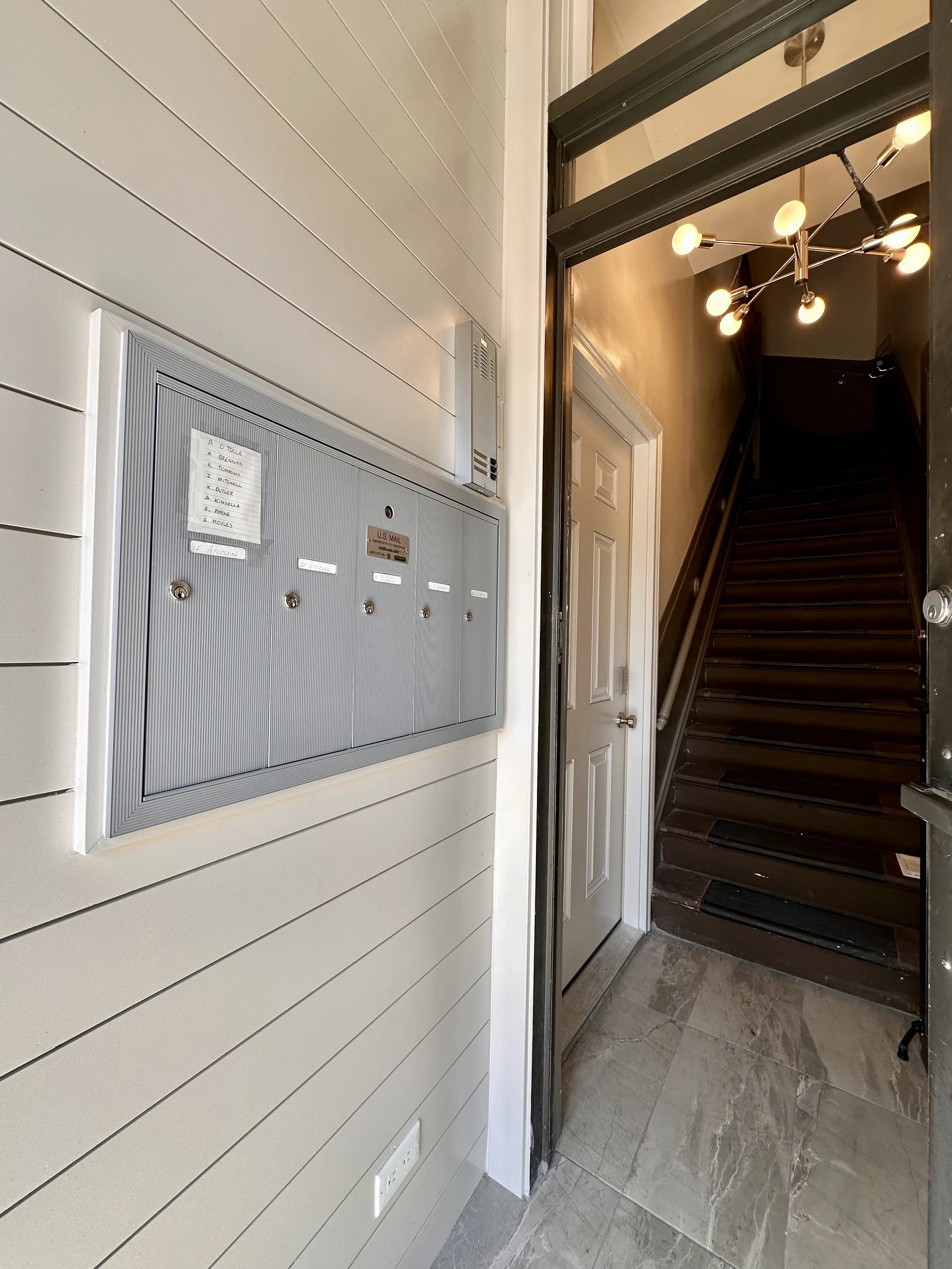 2950 N Sheffield Ave 60657 60657-unit#1F-Chicago-IL