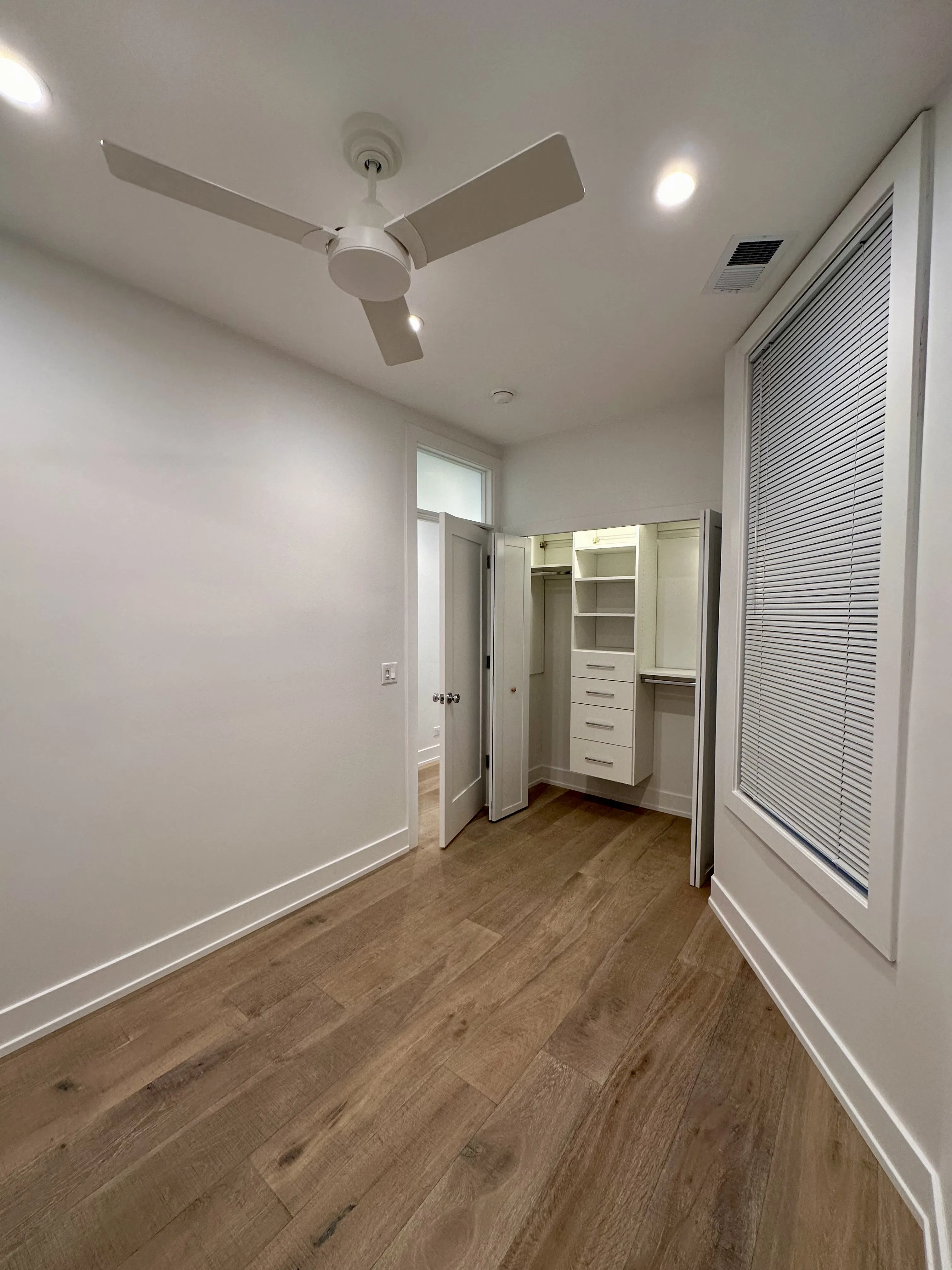2950 N Sheffield Ave 60657 60657-unit#1F-Chicago-IL
