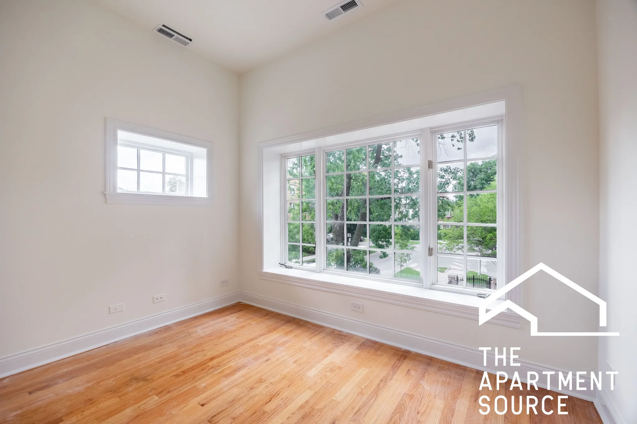 3107 N Harding Ave 60618 60618-unit#1W-Chicago-IL