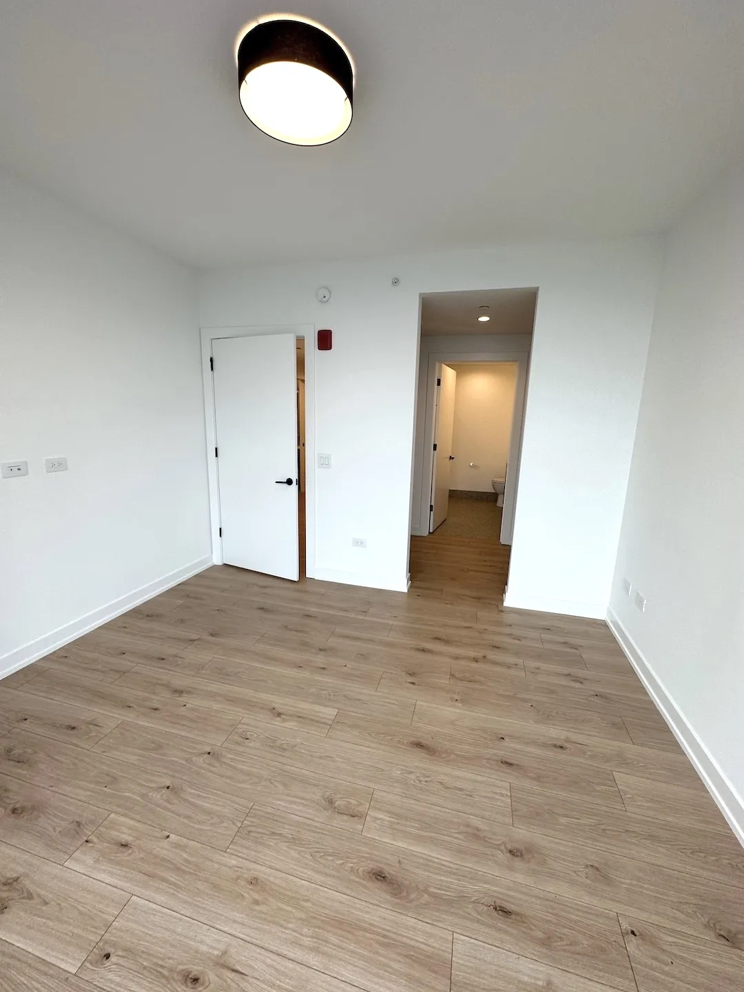 369 W Grand Ave   60654 60654-unit#1302-Chicago-IL