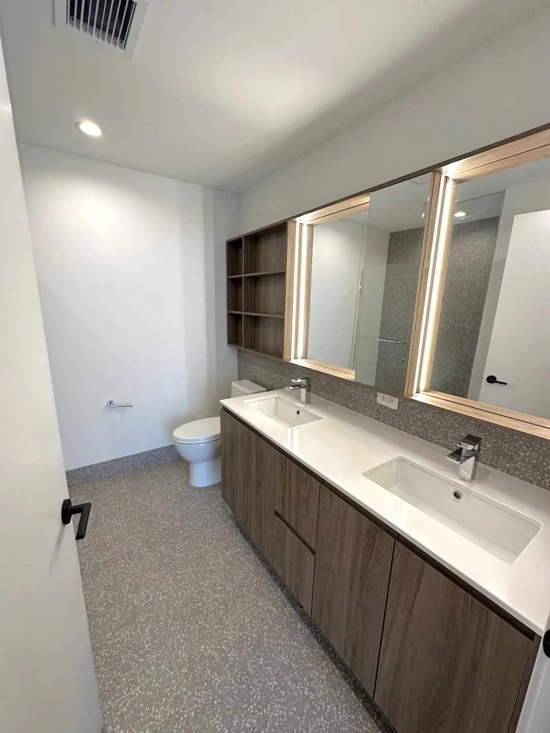 369 W Grand Ave   60654 60654-unit#1302-Chicago-IL