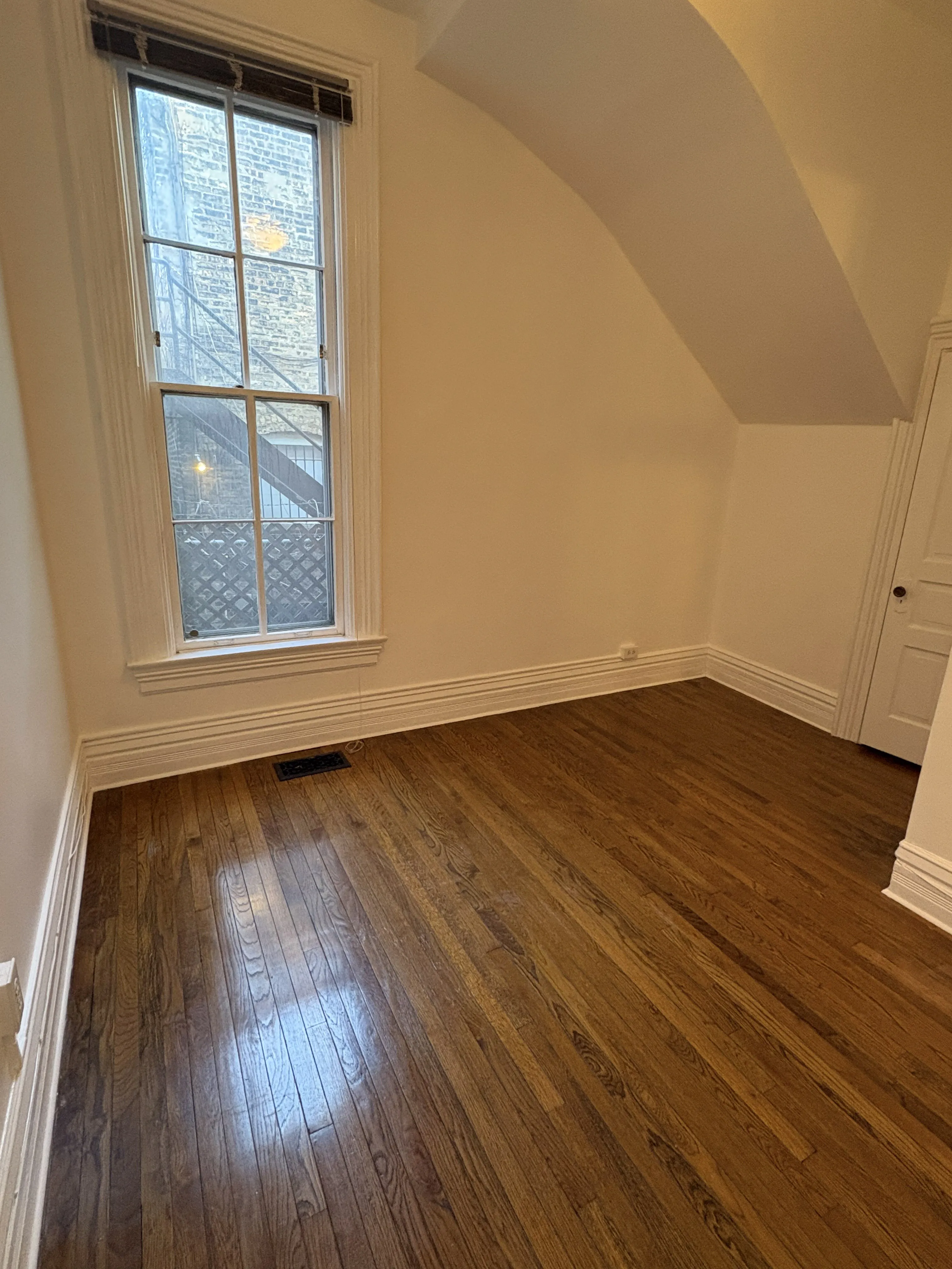 610 W Briar Pl   60657 60657-Two Flat-unit#1-Chicago-IL