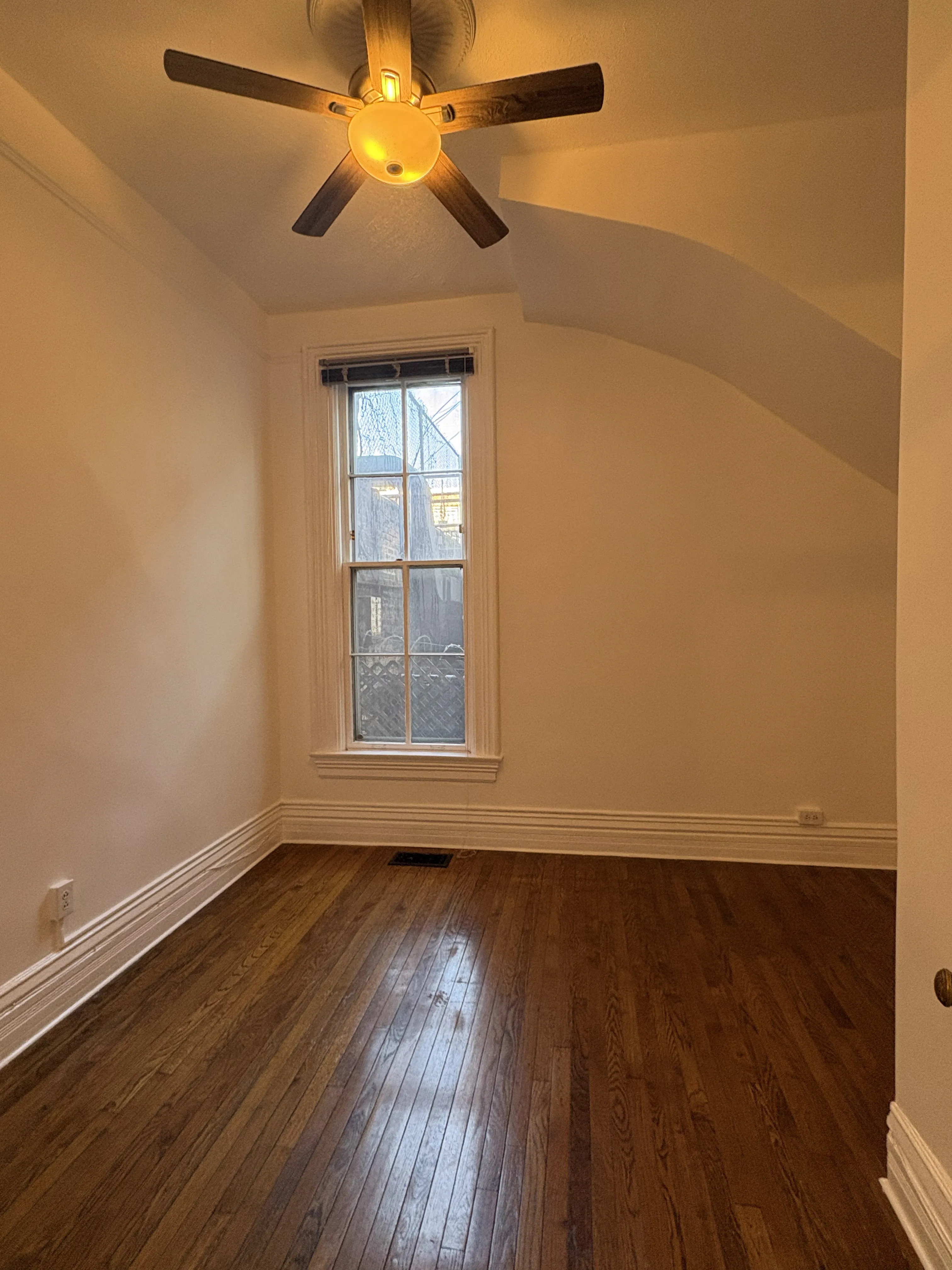610 W Briar Pl   60657 60657-Two Flat-unit#1-Chicago-IL
