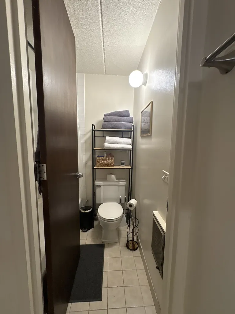 622 W Wellington Ave   60657 60657-unit#8-Chicago-IL