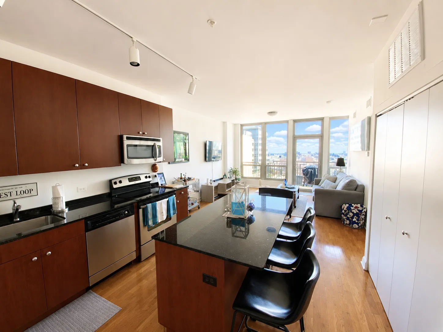565 W Quincy St 60661 60661-unit#1411-Chicago-IL