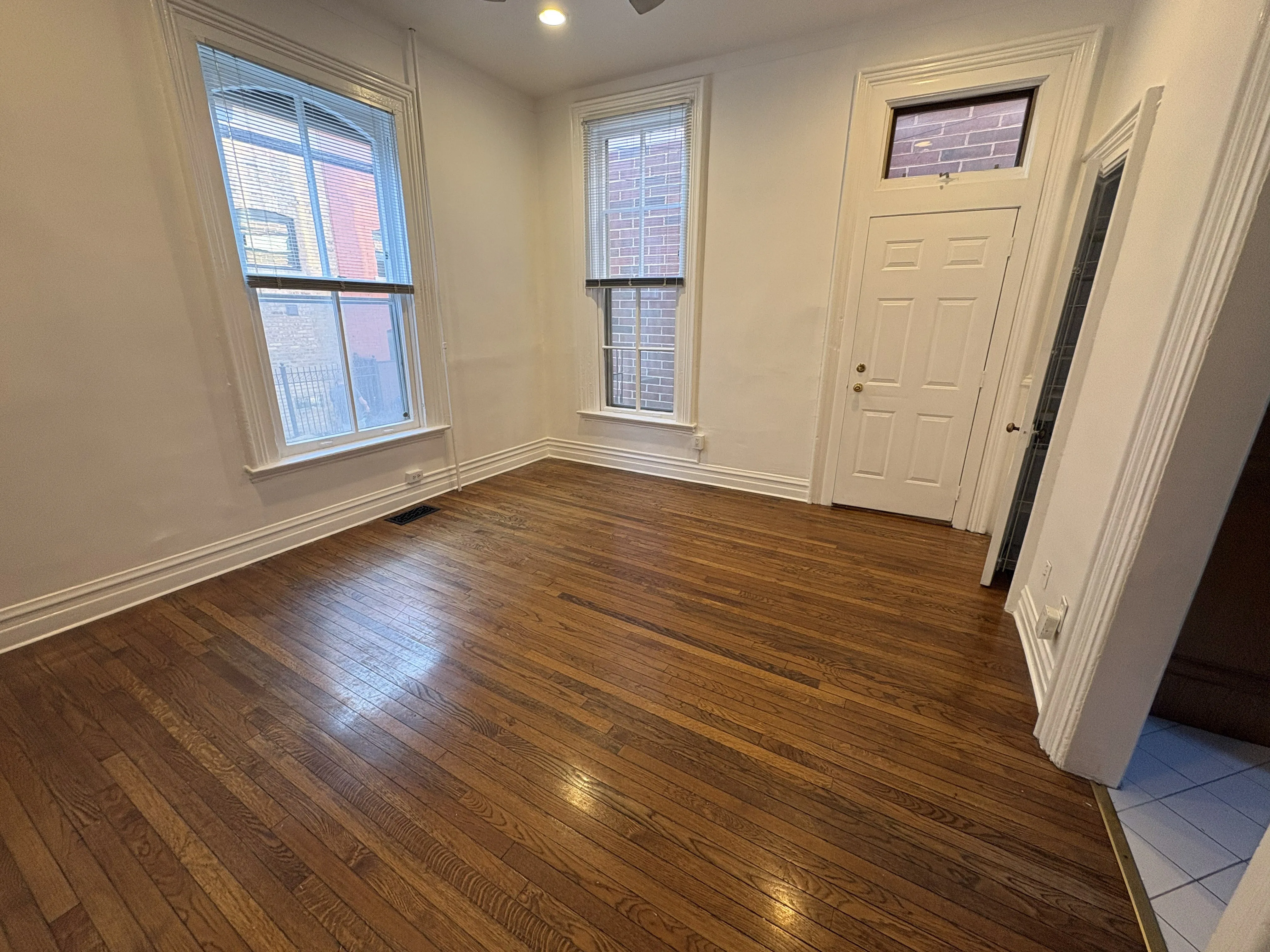 610 W Briar Pl   60657 60657-Two Flat-unit#1-Chicago-IL