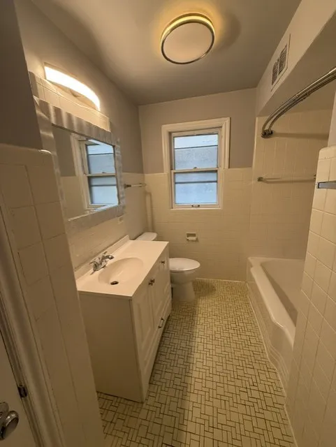2854 W Farragut Ave   60625 60625-unit#1-Chicago-IL