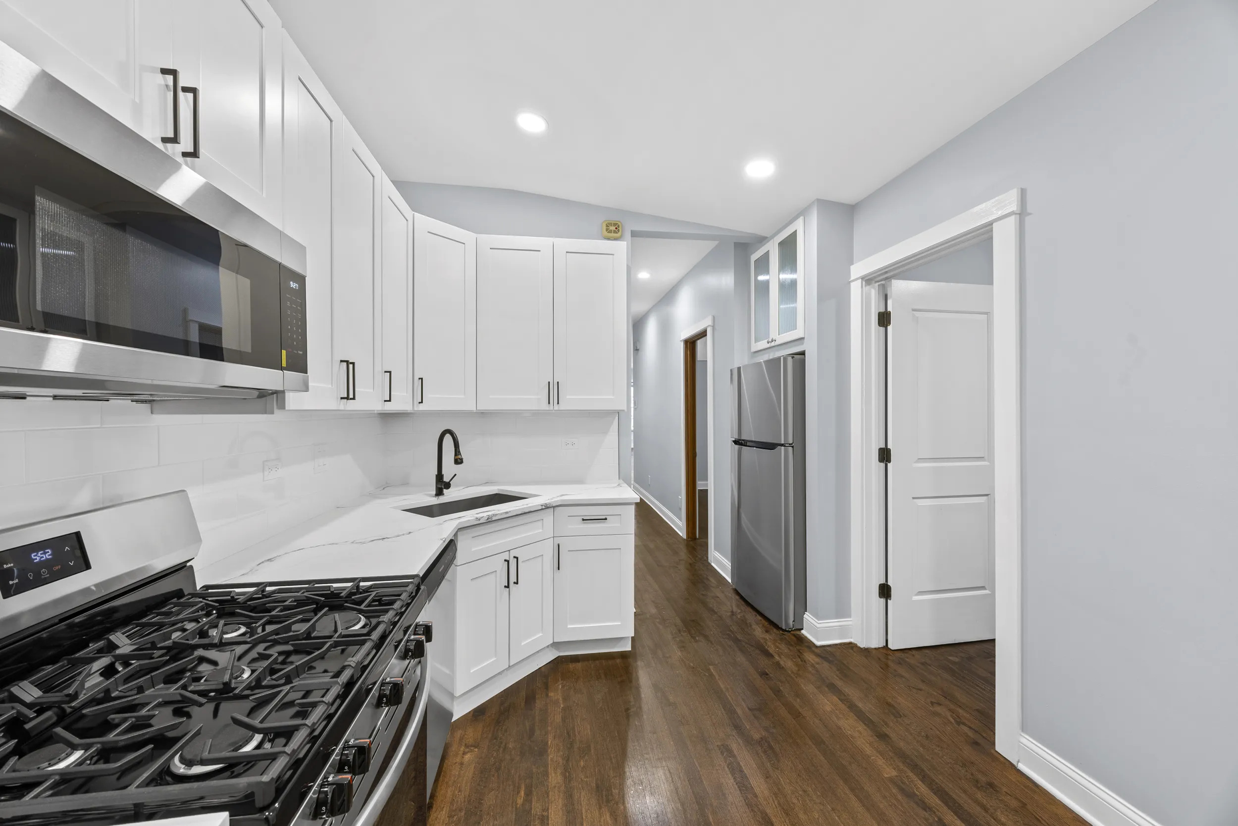 915 W Newport Ave 60657 60657-unit#1-Chicago-IL