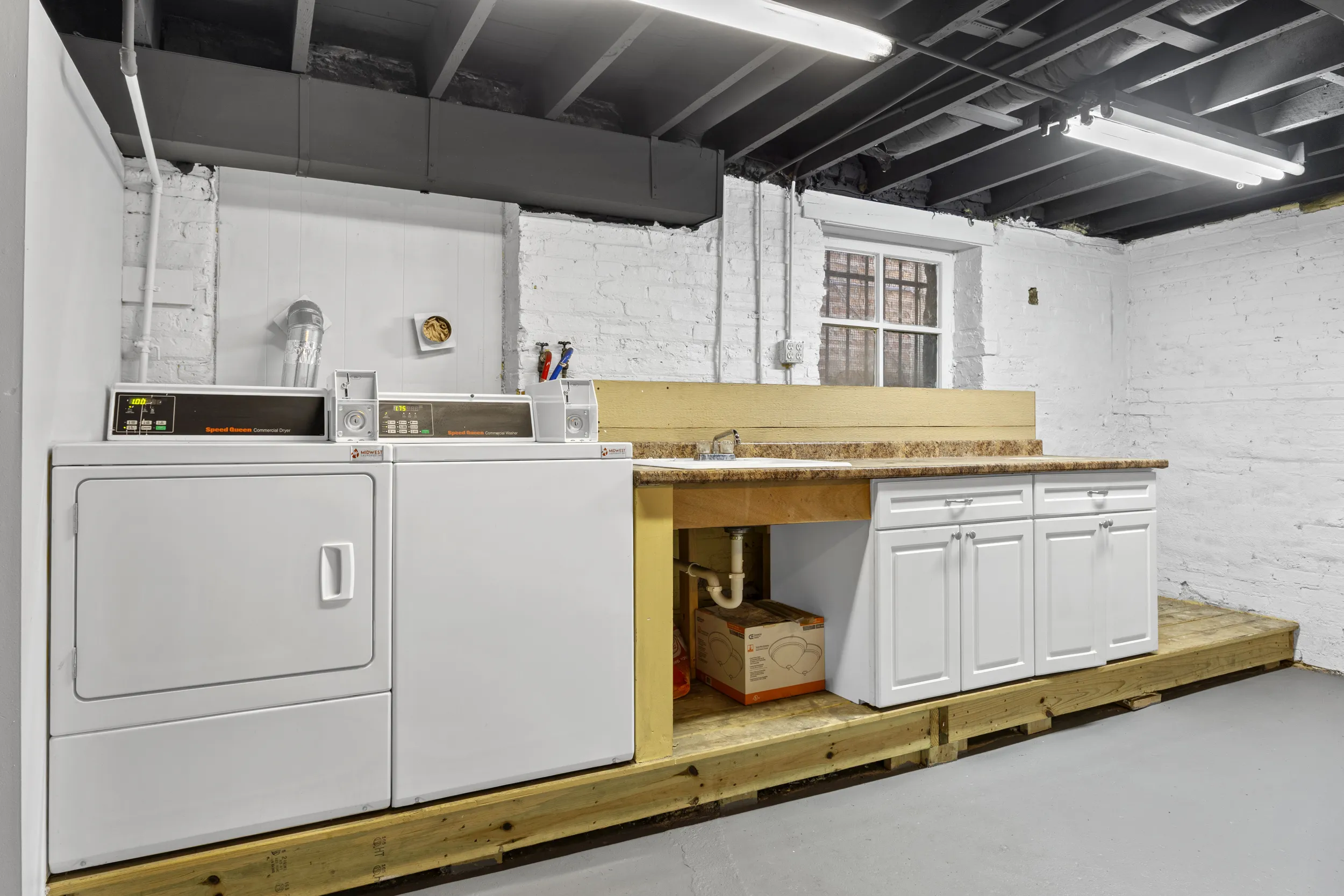915 W Newport Ave 60657 60657-unit#1-Chicago-IL