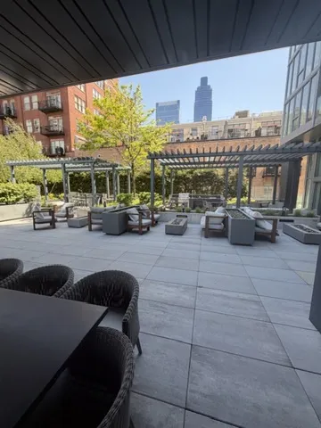 369 W Grand Ave   60654 60654-unit#1302-Chicago-IL