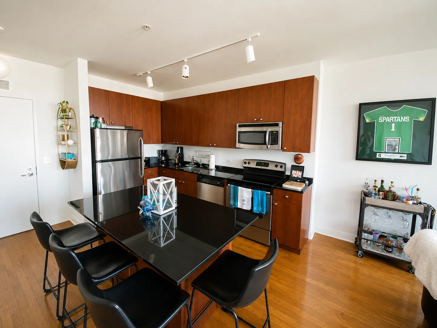 565 W Quincy St 60661 60661-unit#1411-Chicago-IL
