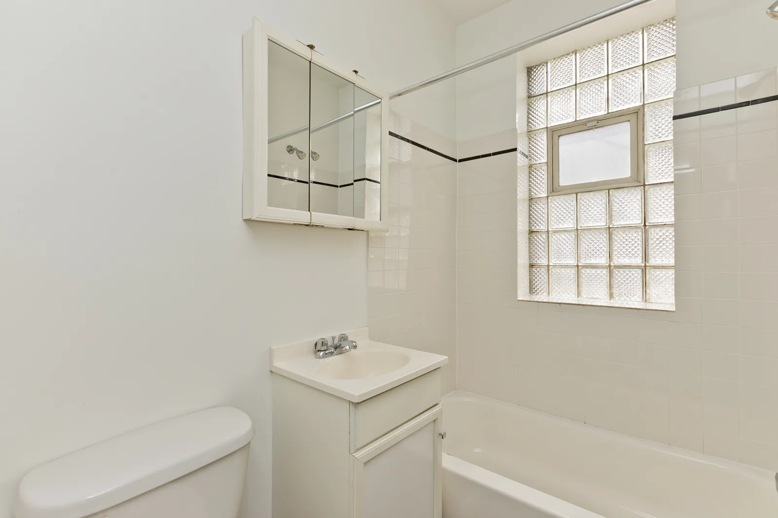 4440 N WOLCOTT AVE 60640-Ravenswood Vista Apartments-unit#214-Chicago-IL