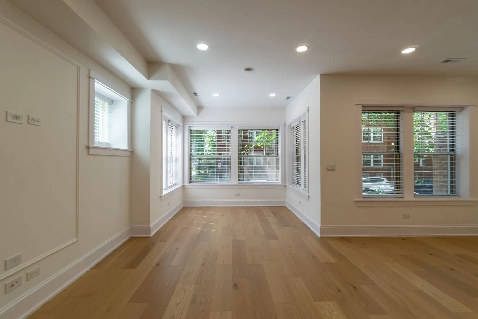 1900 W Ainslie St   60640 60640-unit#1-Chicago-IL