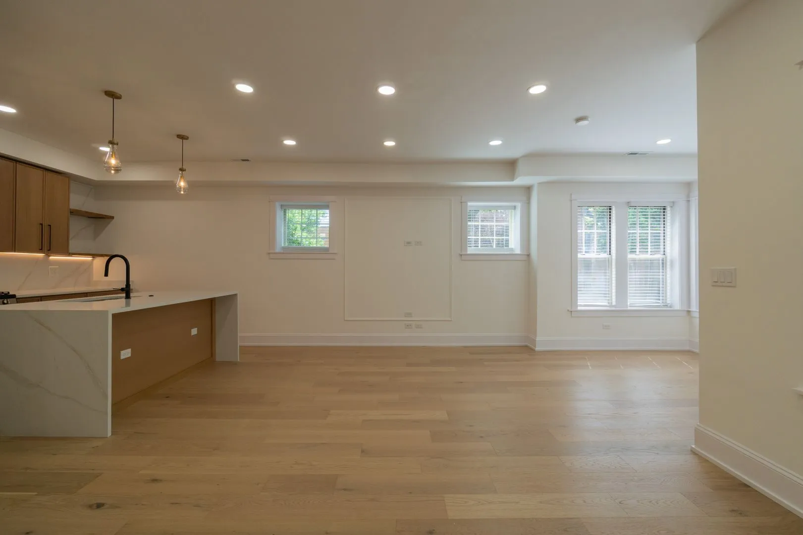 1900 W Ainslie St   60640 60640-unit#1-Chicago-IL