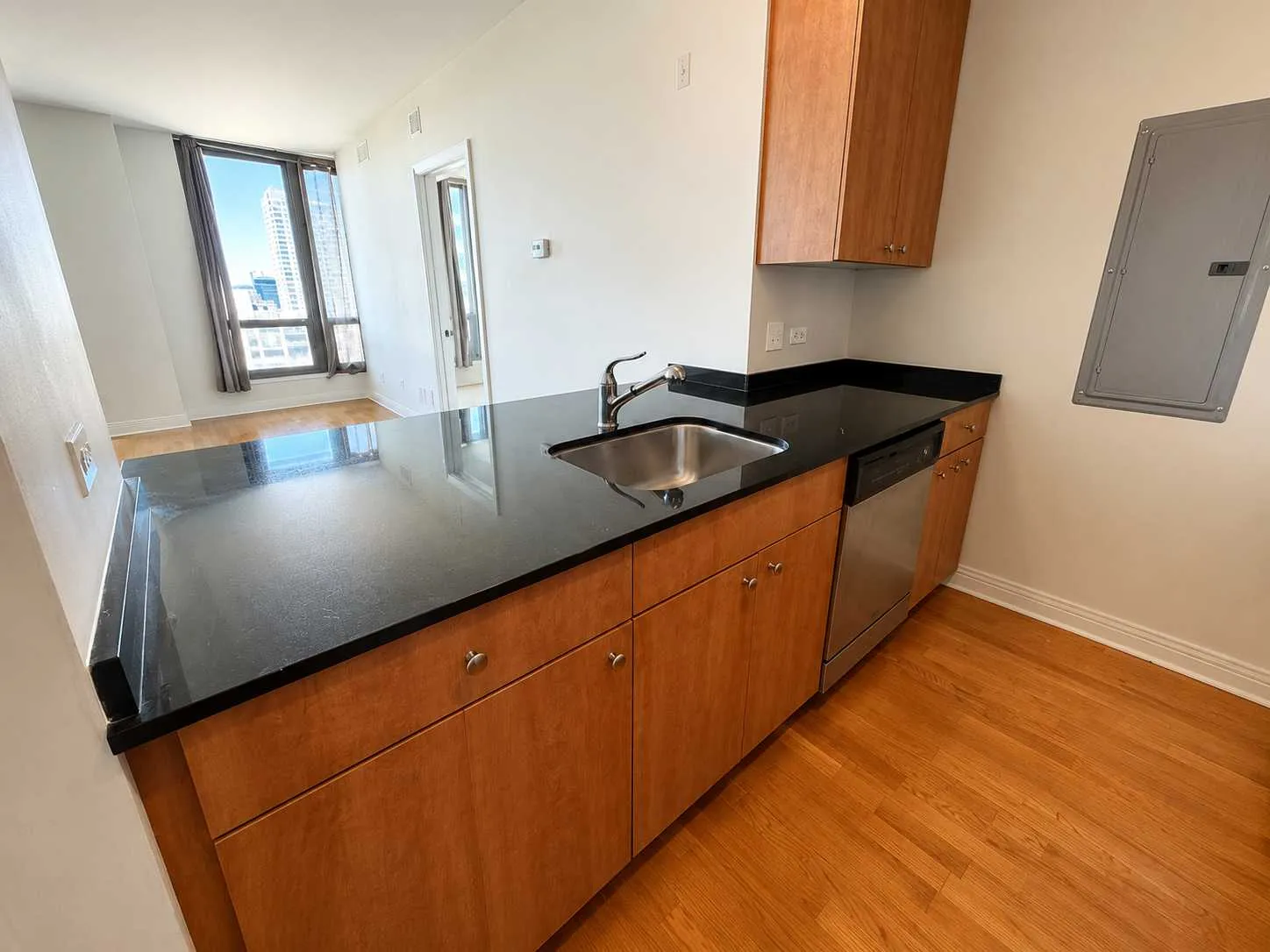 565 W Quincy St   60661 60661-unit#1411-Chicago-IL