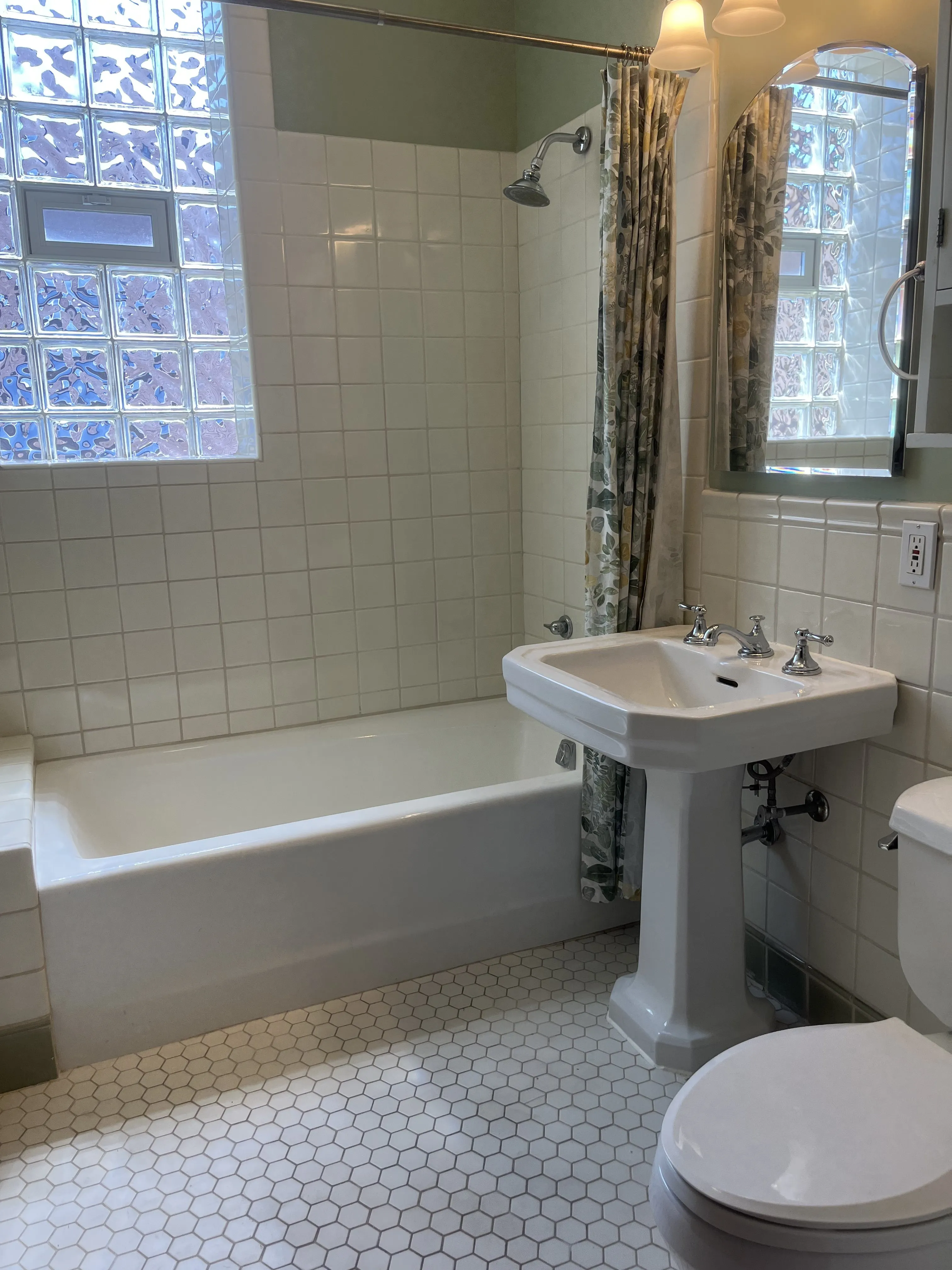 1925 W Eddy St   60657 60657-unit#2nd FL-Chicago-IL