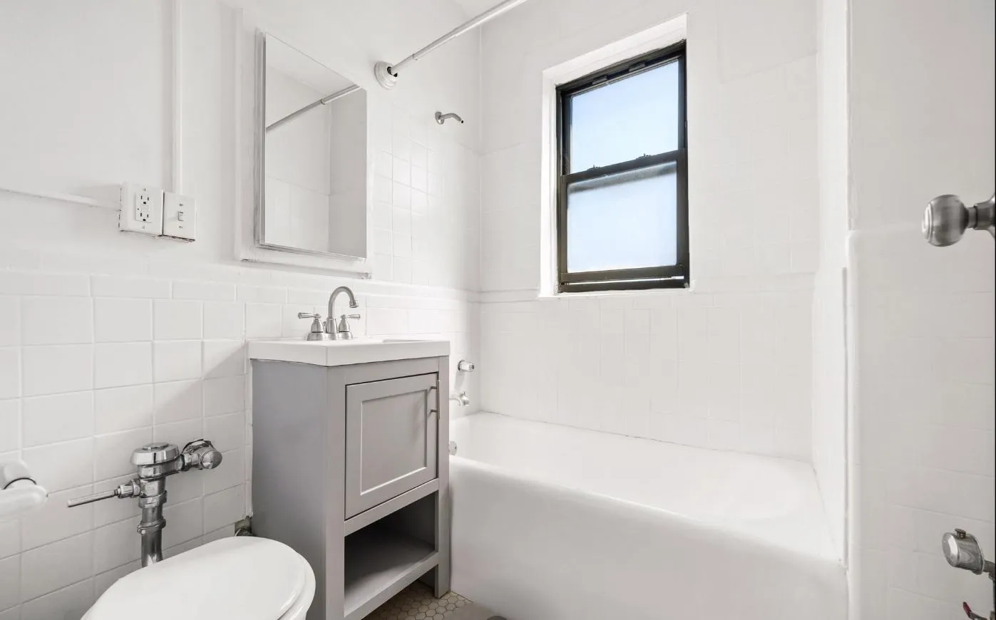 641 W Aldine Ave 60657 60657-unit#411-Chicago-IL
