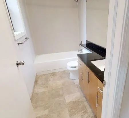 3180 N Clark St   60657 60657-Belmont Court-unit#G4-Chicago-IL