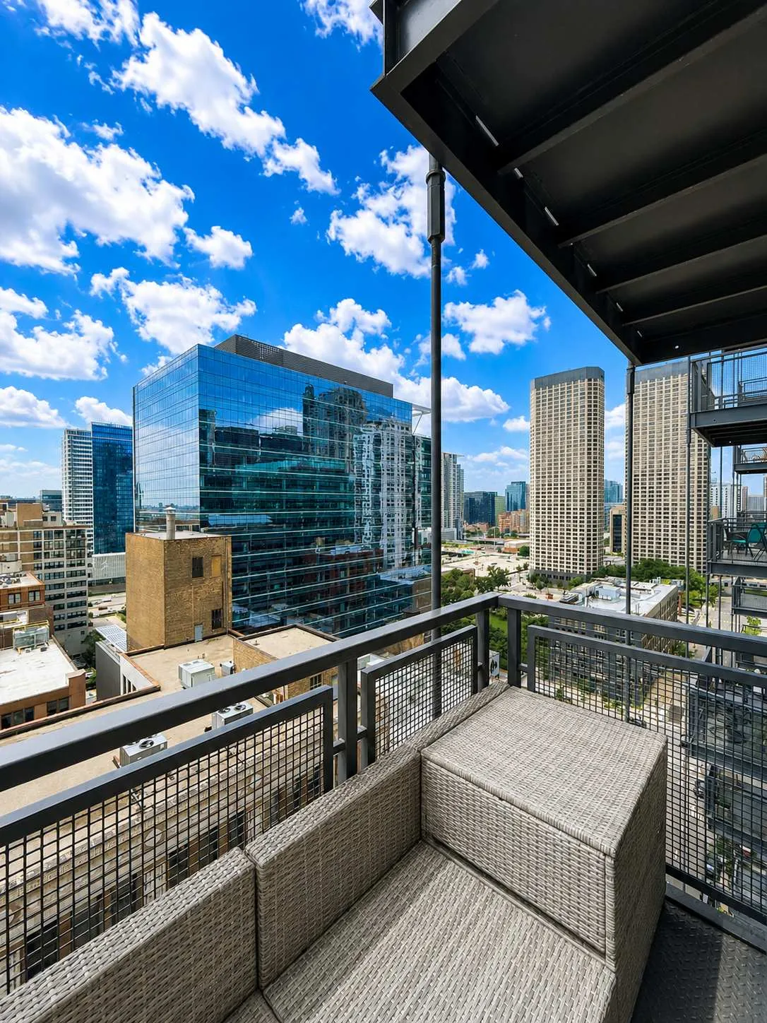 565 W Quincy St   60661 60661-unit#1411-Chicago-IL