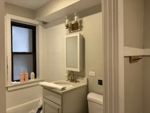 6540 N Glenwood Ave 60626 60626-unit#208-Chicago-IL