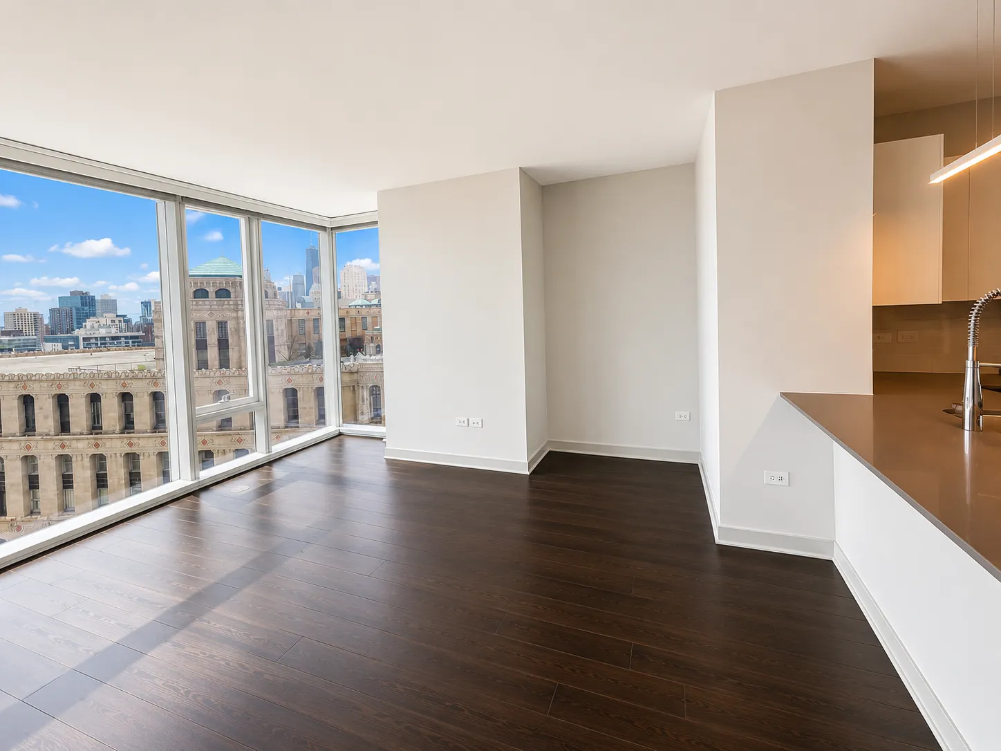 343 W Wolf Point Plaza   60654 60654-unit#2412-Chicago-IL