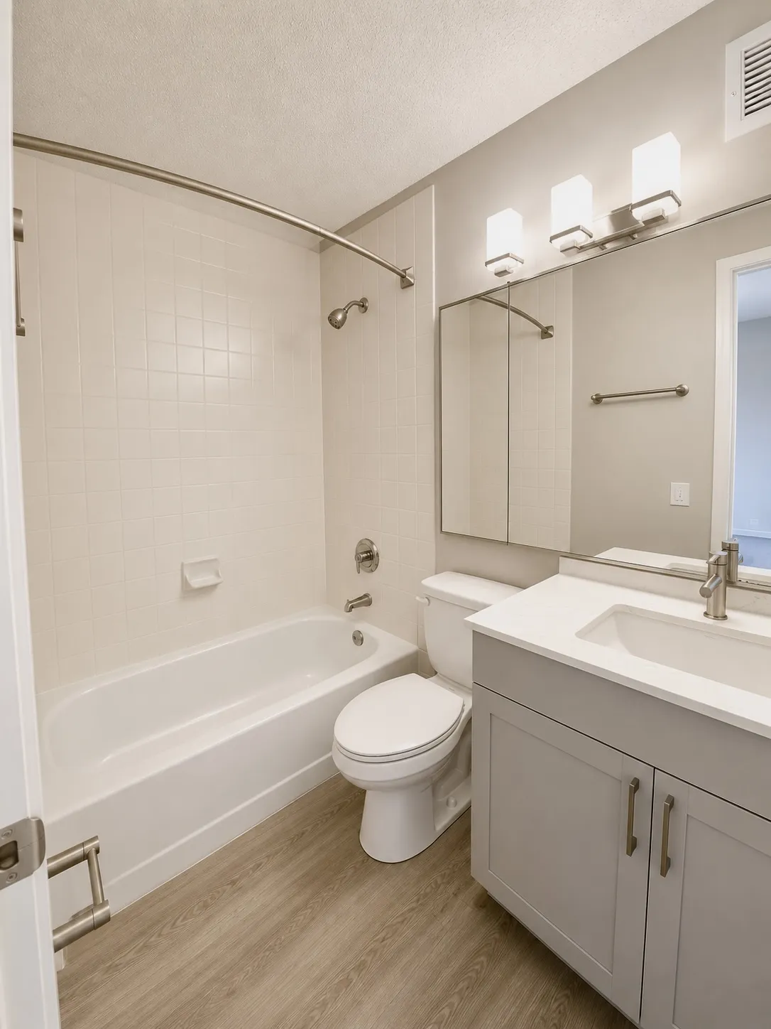 175 N Harbor Dr   60601 60601-unit#3302-Chicago-IL